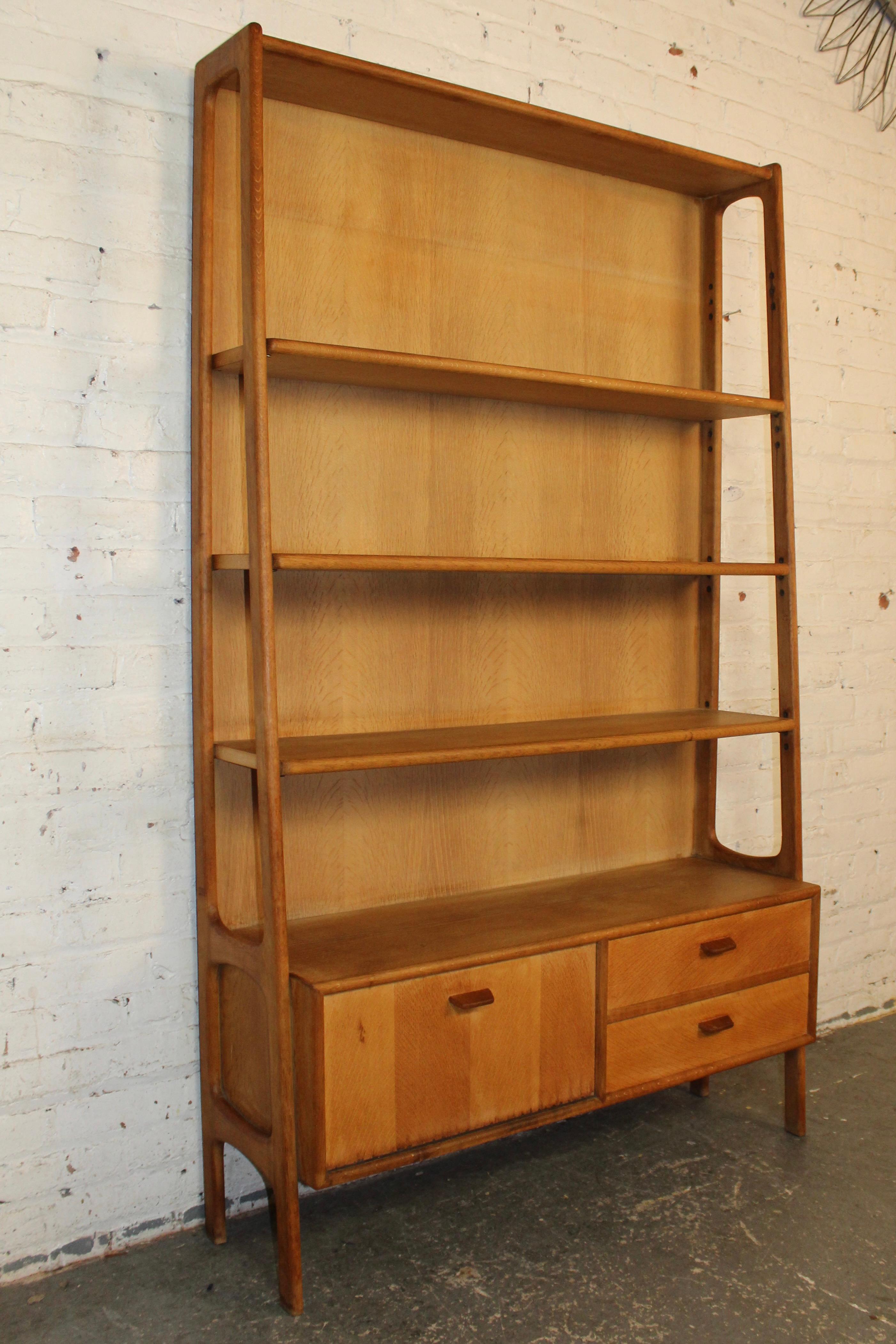 Mueble alto de roble danés de mediados de siglo de Poul Volther en venta 6
