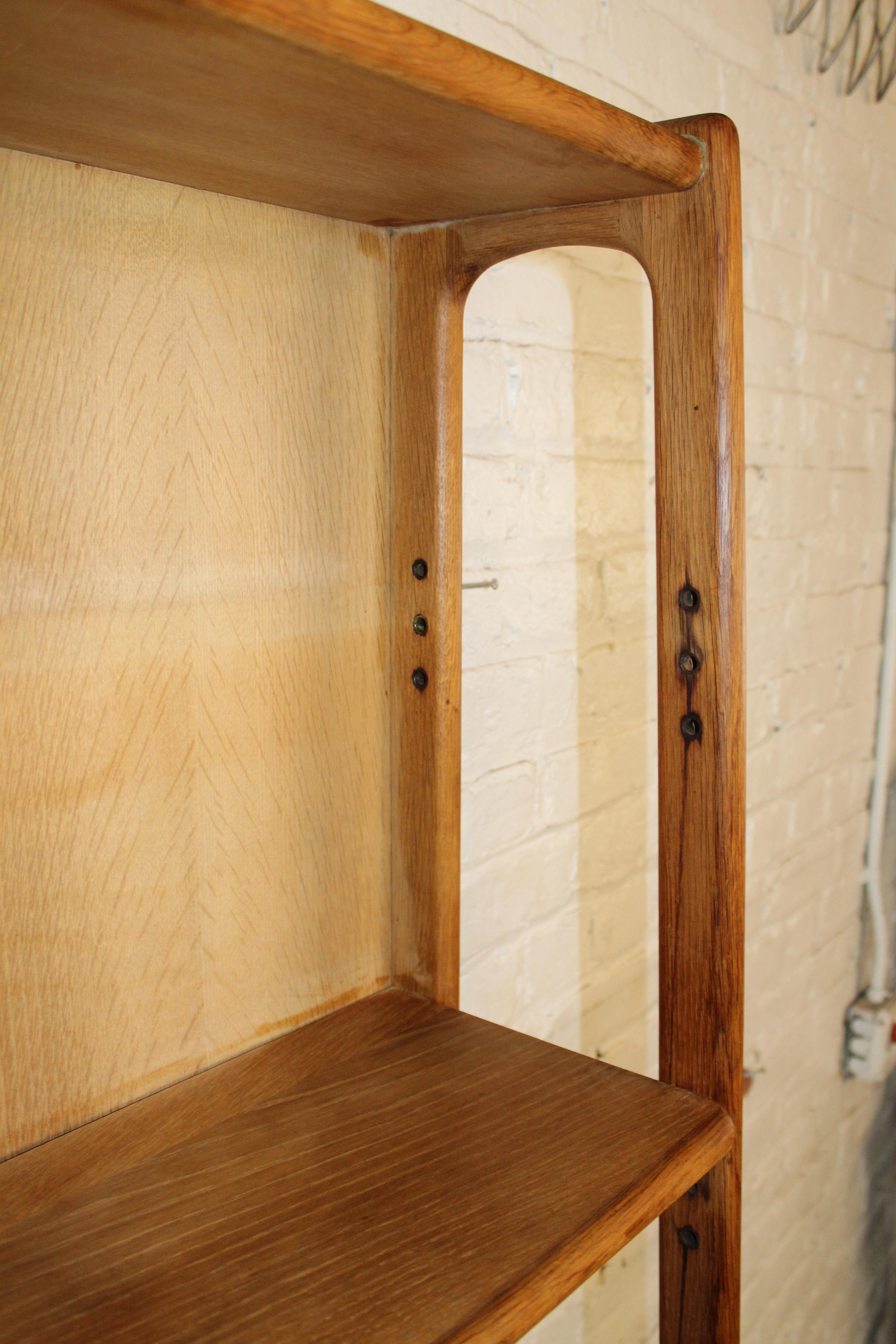 Mueble alto de roble danés de mediados de siglo de Poul Volther Madera en venta