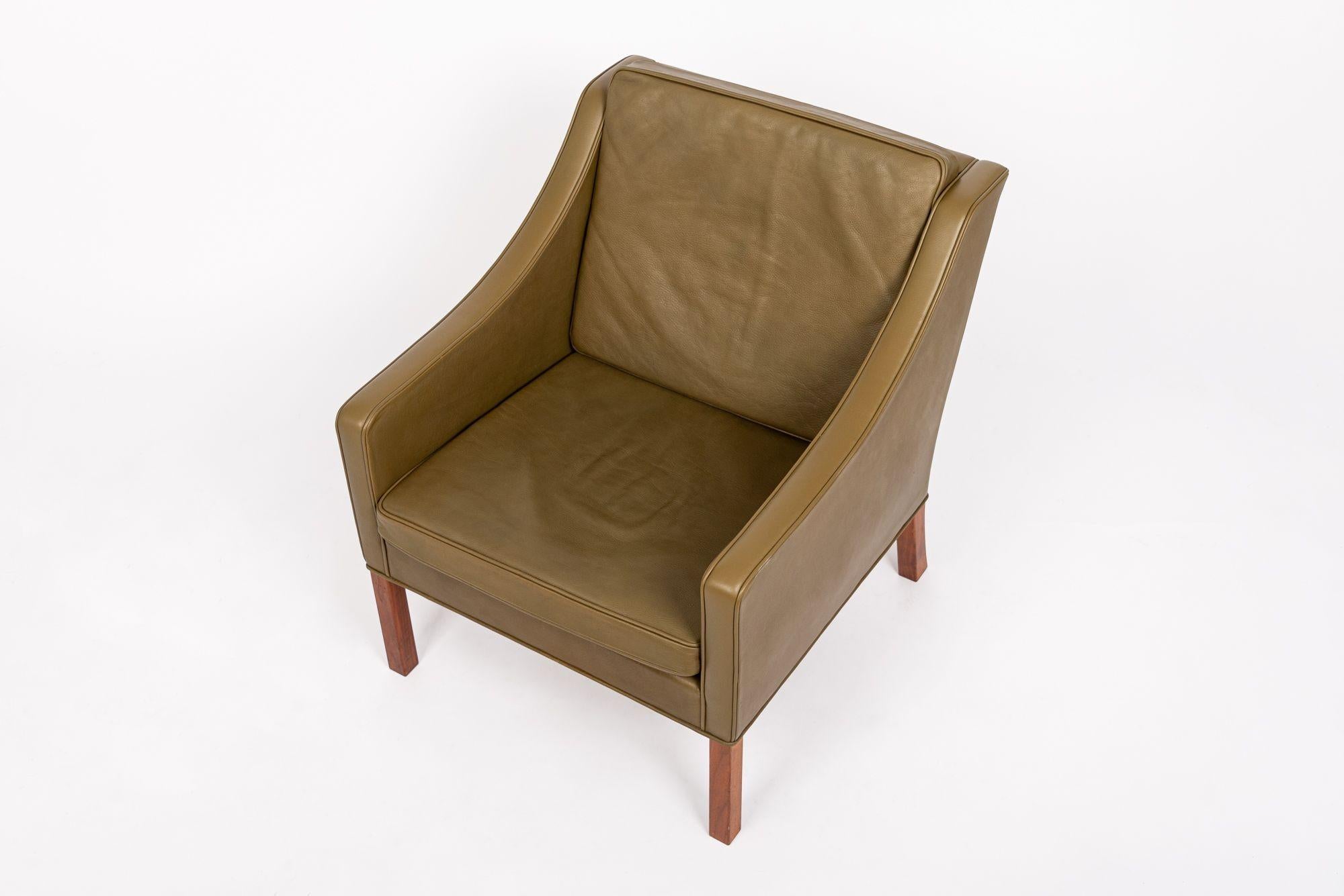 Mid Century Danish Olive Green Leather Lounge Chair by Borge Mogensen For Sale 3