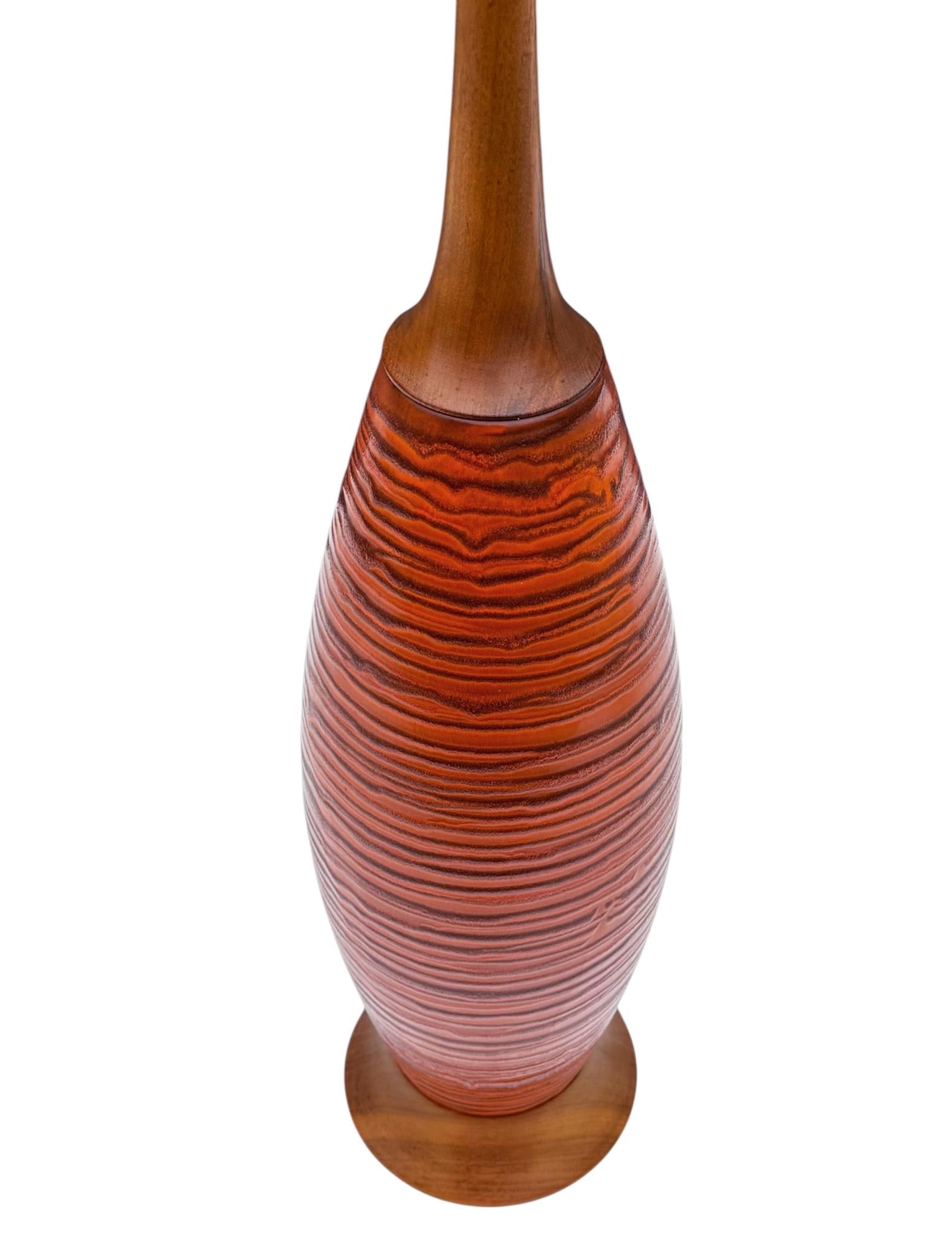 Mid-Century Danish or Italian Modern Orange Ceramic Pottery & Walnut Table Lamp In Good Condition For Sale In Philadelphia, PA