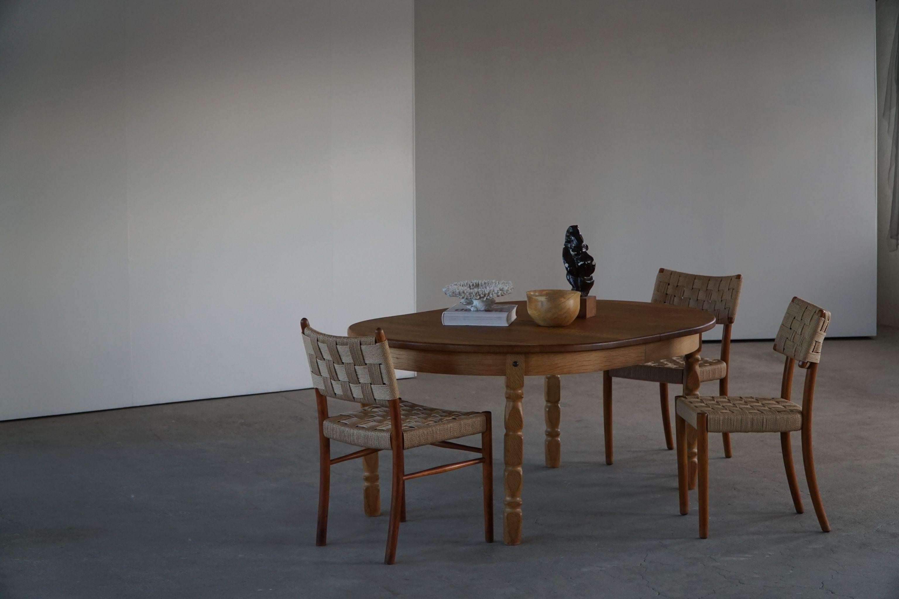 Mid-Century Modern Mid-Century Danish Oval Dining Table in Solid Oak with One Extensions, 1960s