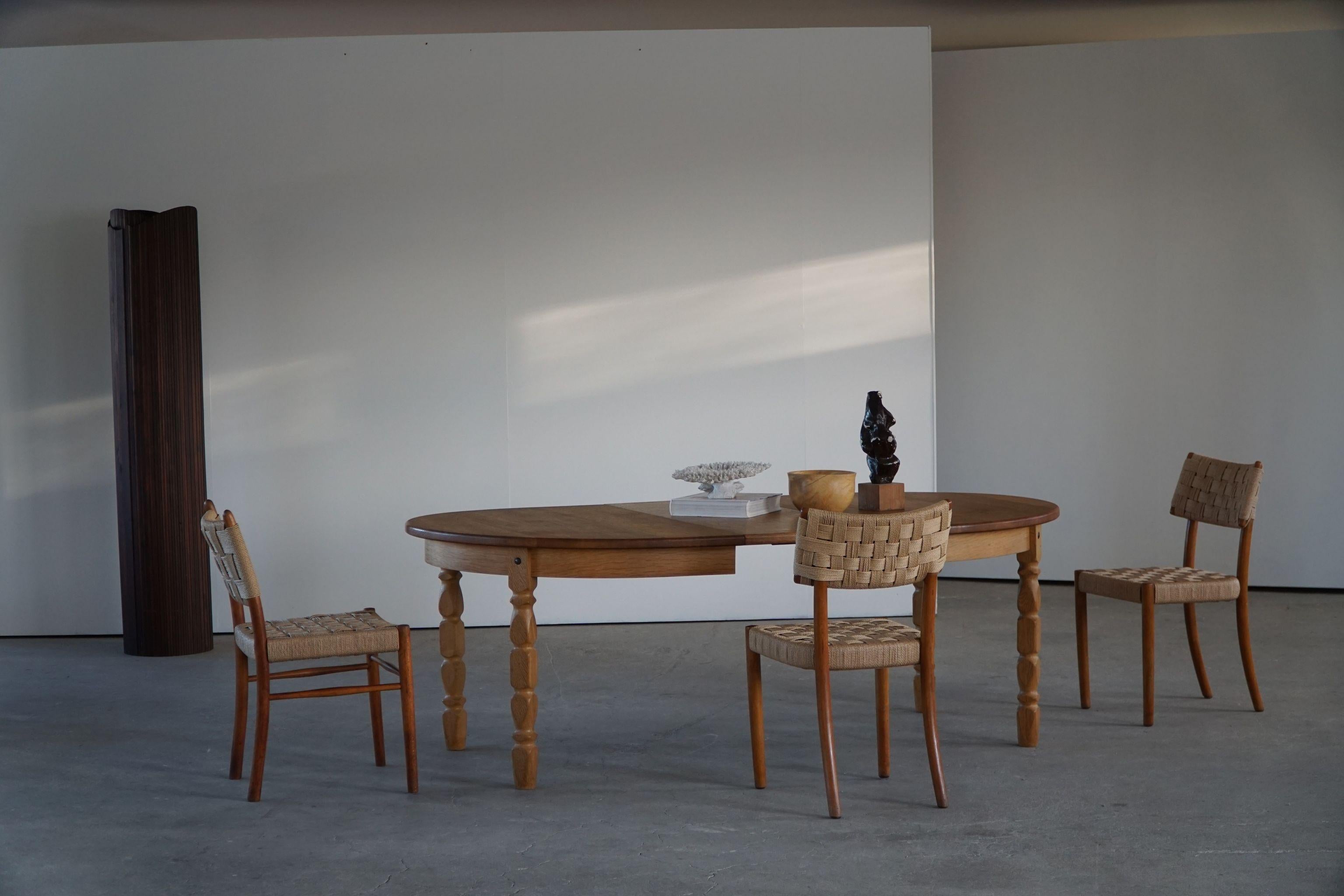 Mid-Century Danish Oval Dining Table in Solid Oak with One Extensions, 1960s In Good Condition In Odense, DK