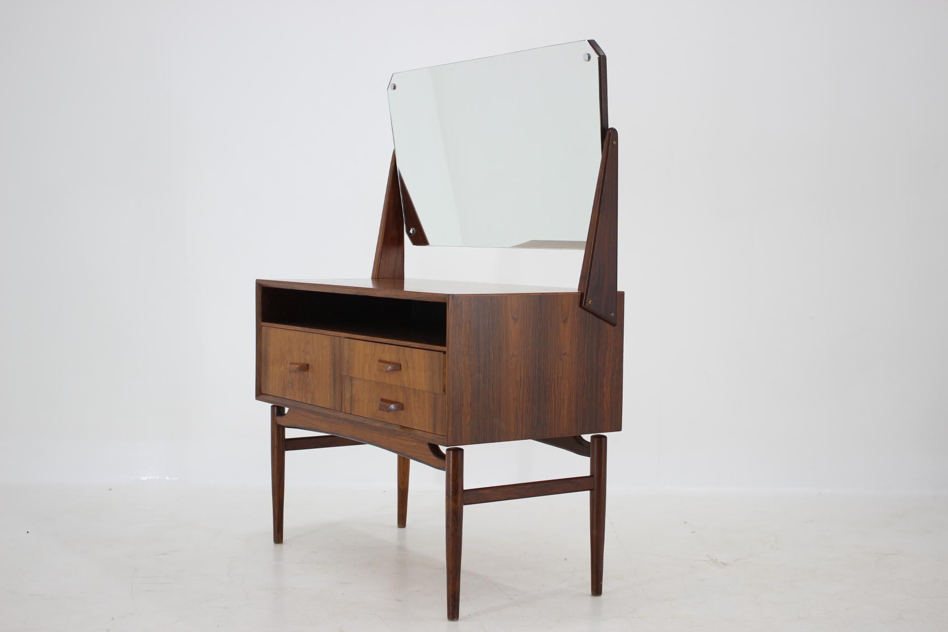 mirrored dressing tables