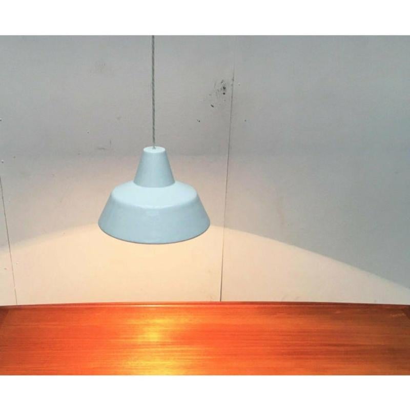 Lampada a sospensione danese di metà secolo di Louis Poulsen, anni '60 In condizioni buone in vendita a Hamburg, DE