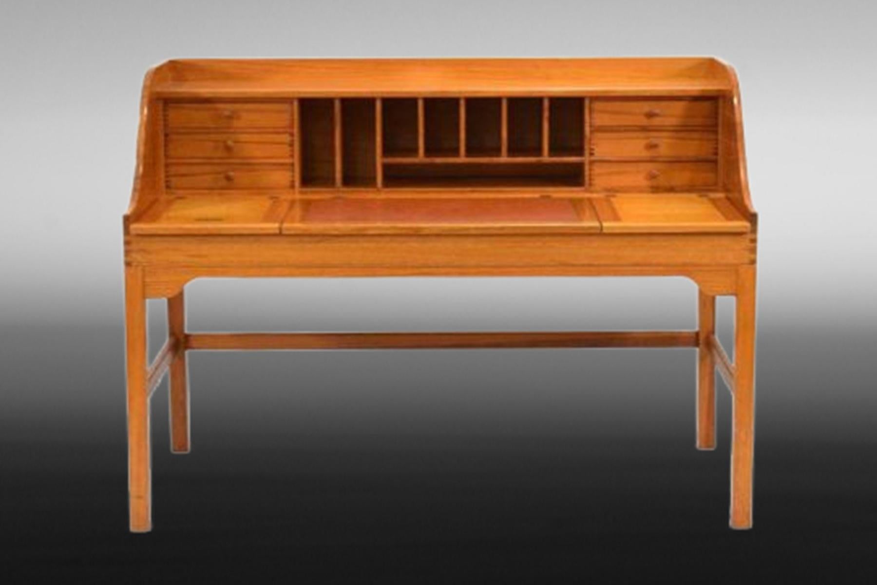 Scandinavo moderno Scrivania Andreas Hansen in vendita
