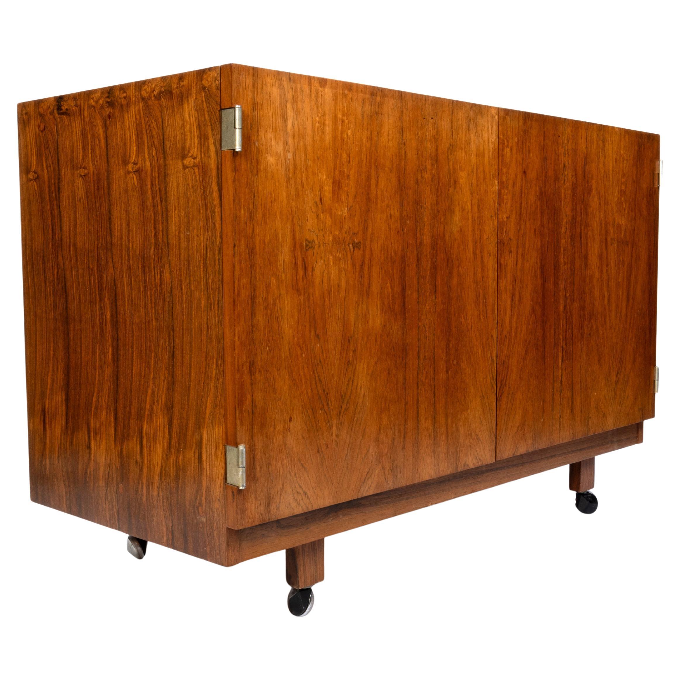 Mid-Century Modern Meuble de rangement pour disques danois du milieu du siècle, petite crédence d'appoint, vers 1960 en vente