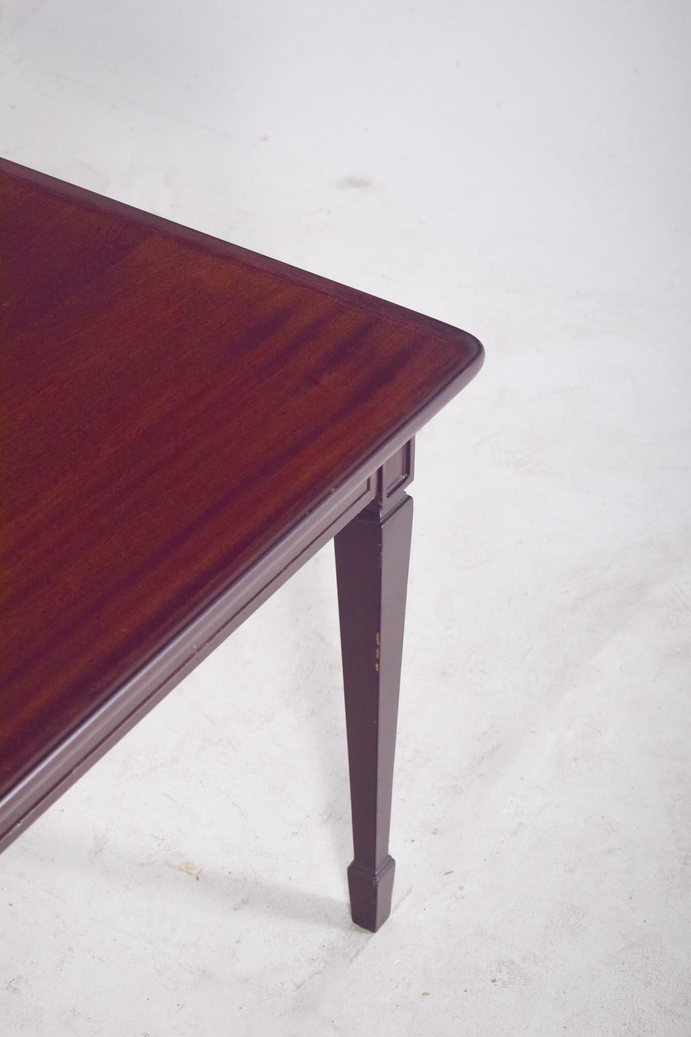 Mid-Century Danish Rectangular Side Table in Dark Wood In Good Condition For Sale In Lisboa, Lisboa