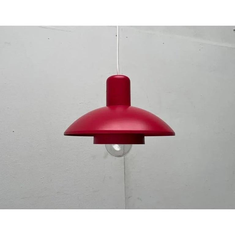 Lampada a sospensione danese rossa Model 728 di Horn, metà secolo, 1960 In condizioni buone in vendita a Hamburg, DE