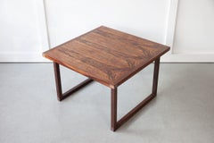 Table basse danoise en bois de rose du milieu du siècle