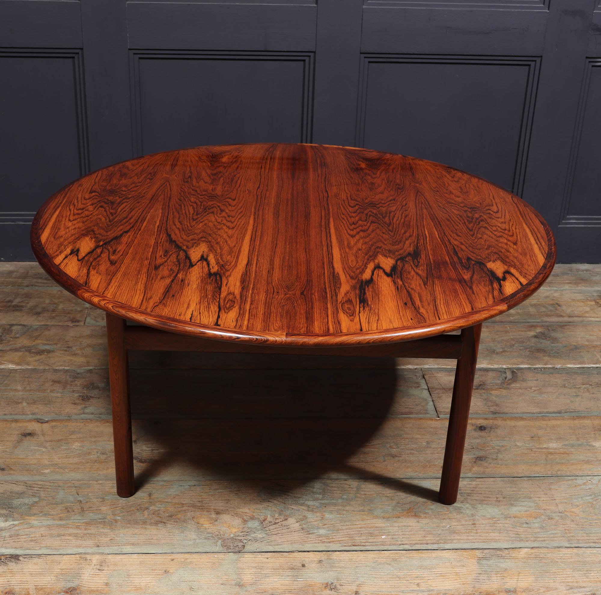 Mid Century Danish Rosewood Coffee Table In Excellent Condition In Paddock Wood Tonbridge, GB