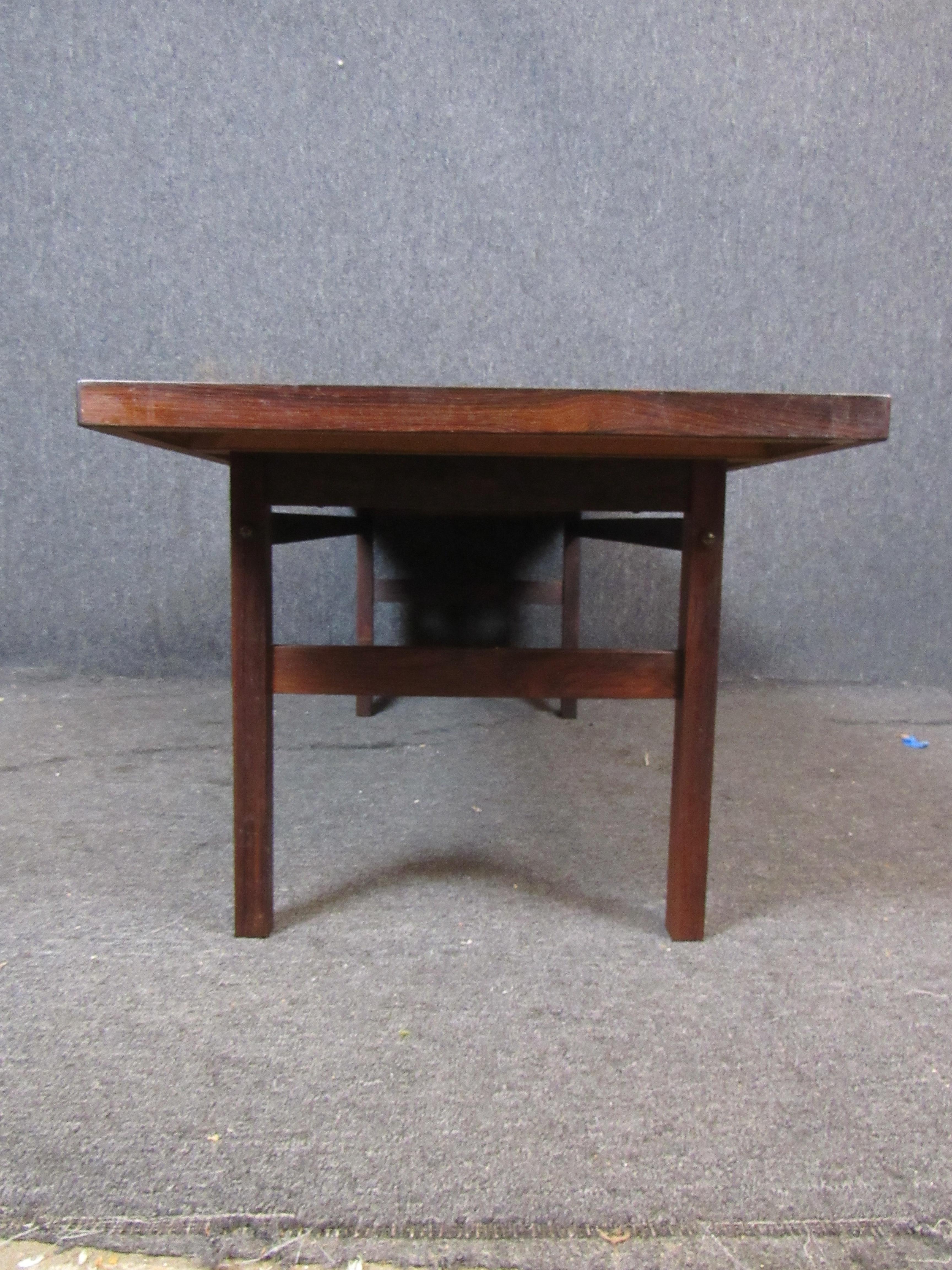 Mid-Century Danish Rosewood Coffee Table For Sale 1