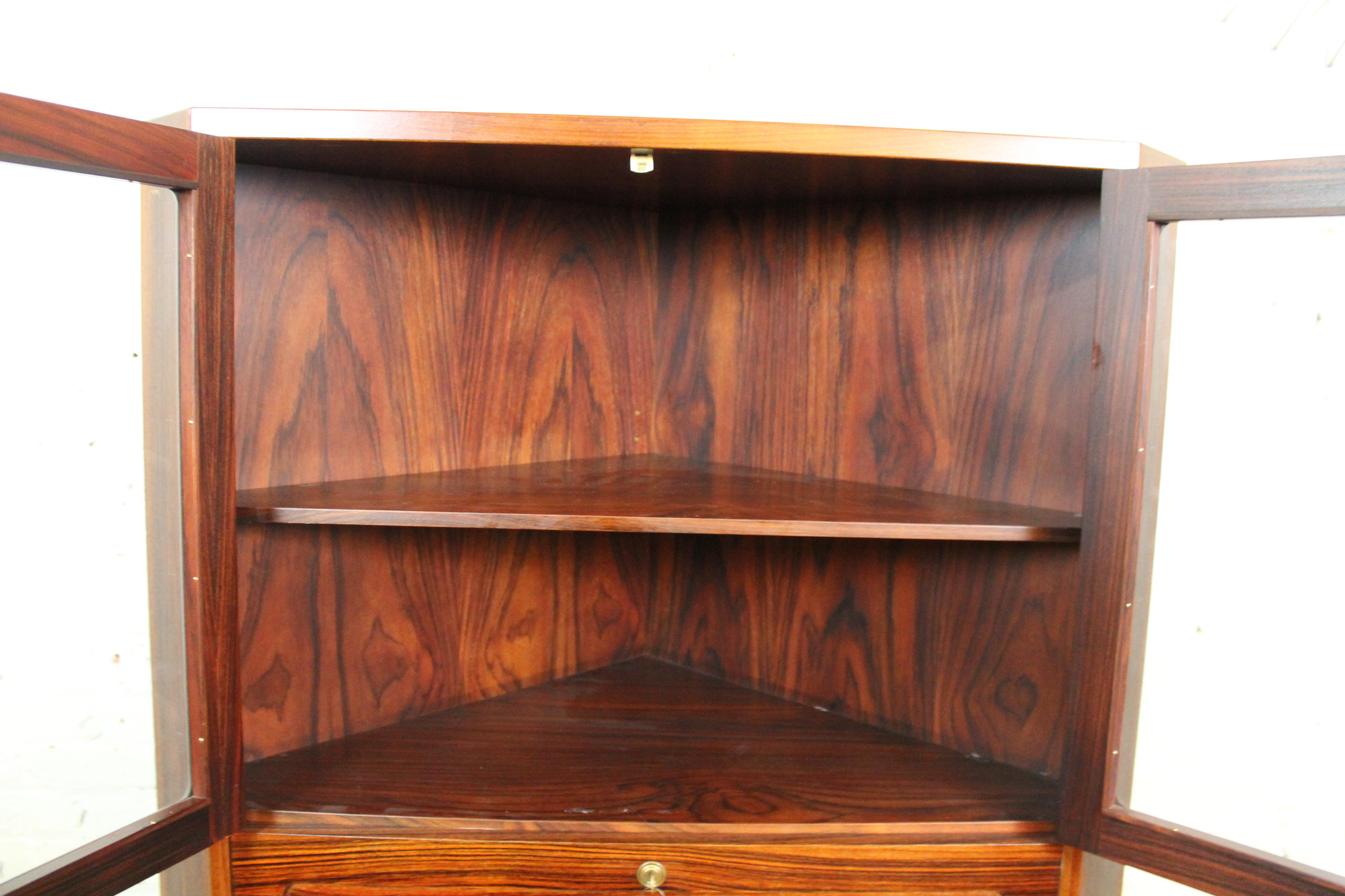 Mid-Century Danish Rosewood Corner Secretary by Vinde Mobelfabrik For Sale 4