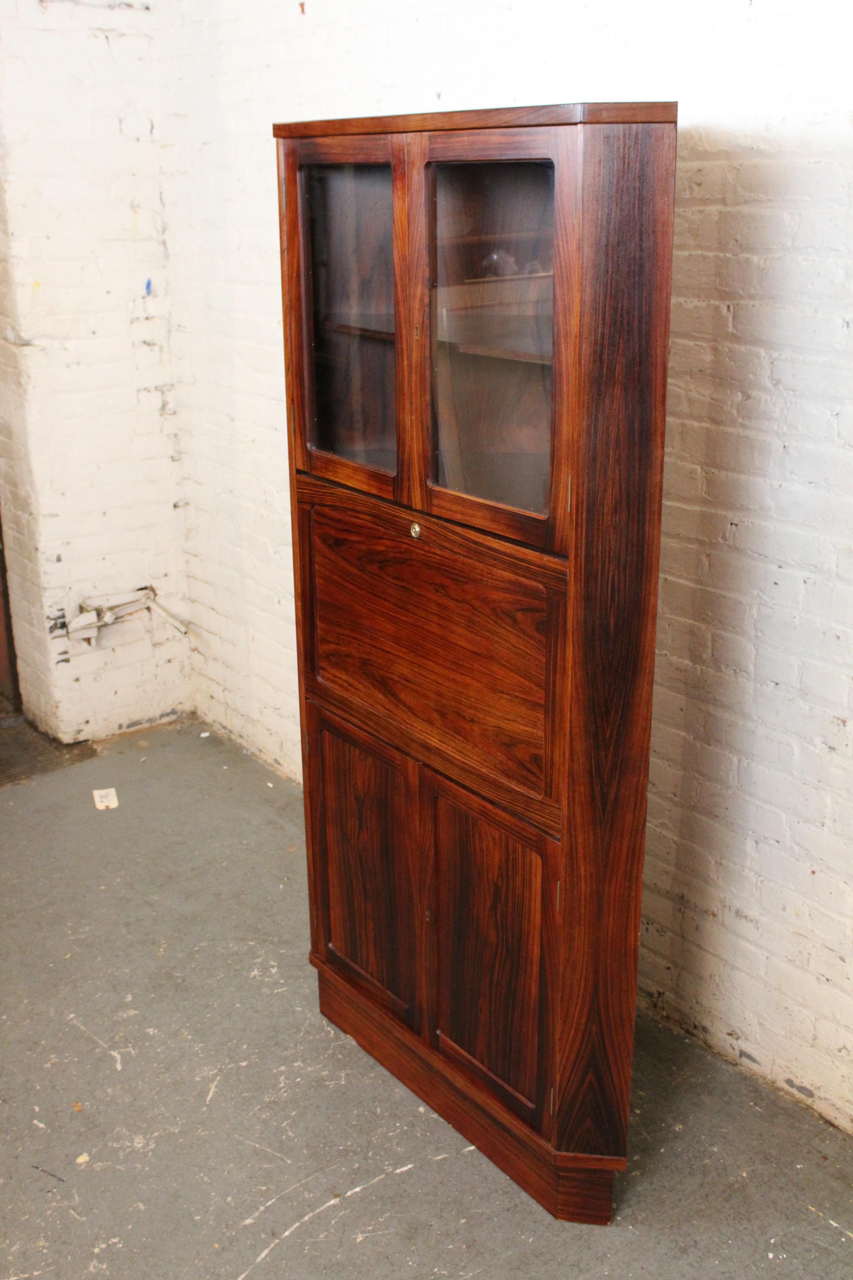 Mid-Century Danish Rosewood Corner Secretary by Vinde Mobelfabrik For Sale 12
