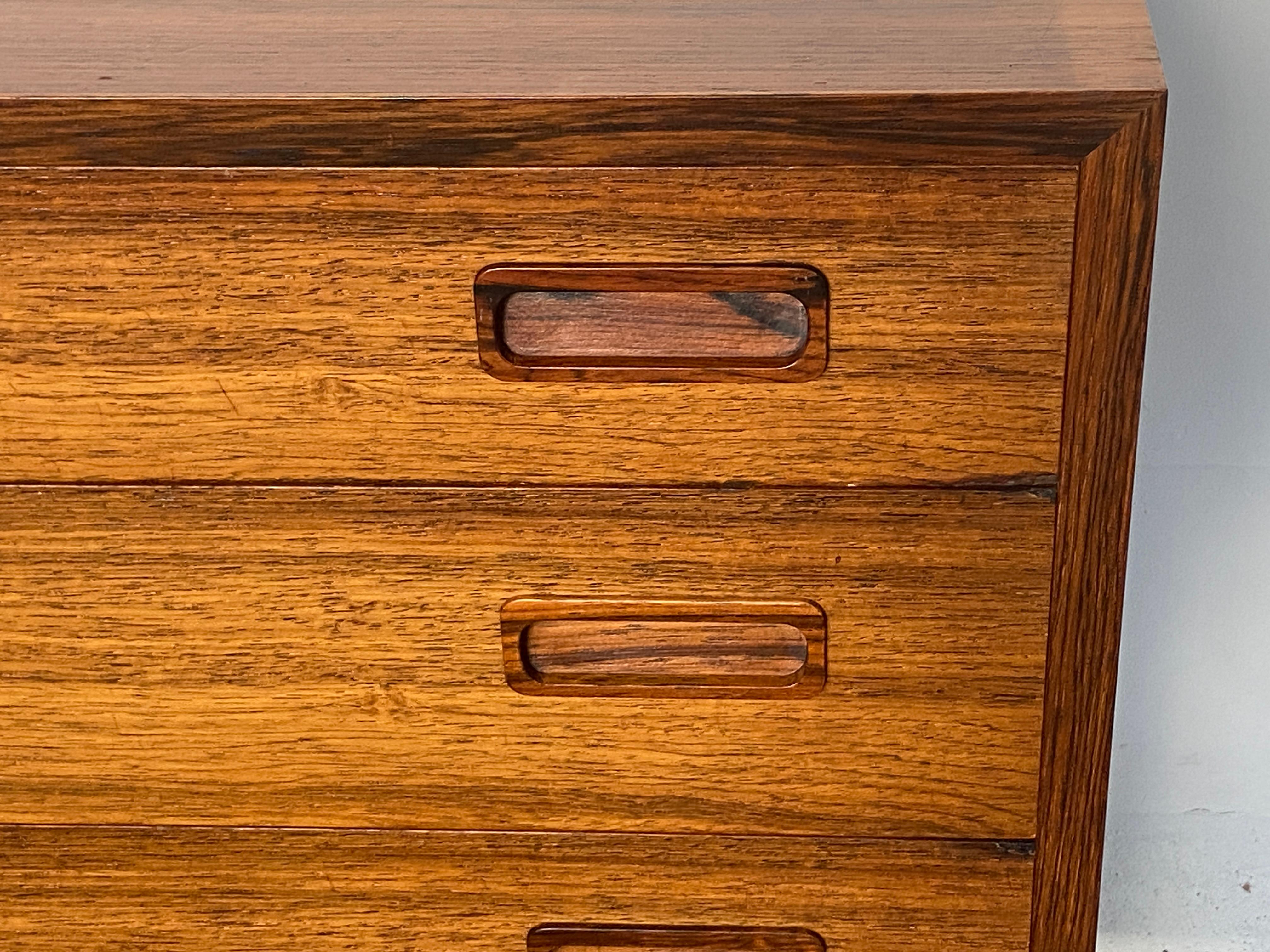 Comò credenza danese di metà secolo in palissandro di Carlo Jensen  - Hundevad in vendita 3