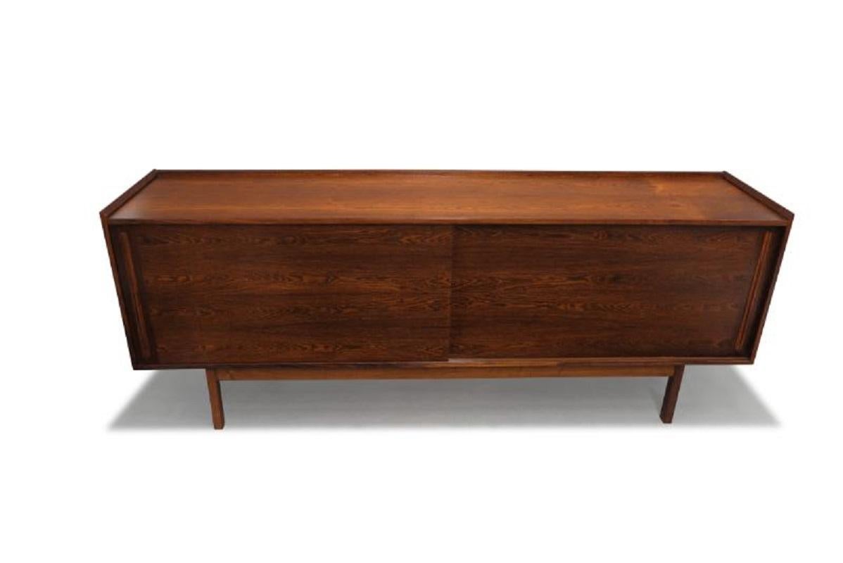 Mid-century Danish Rosewood Credenza In Excellent Condition For Sale In Oakland, CA