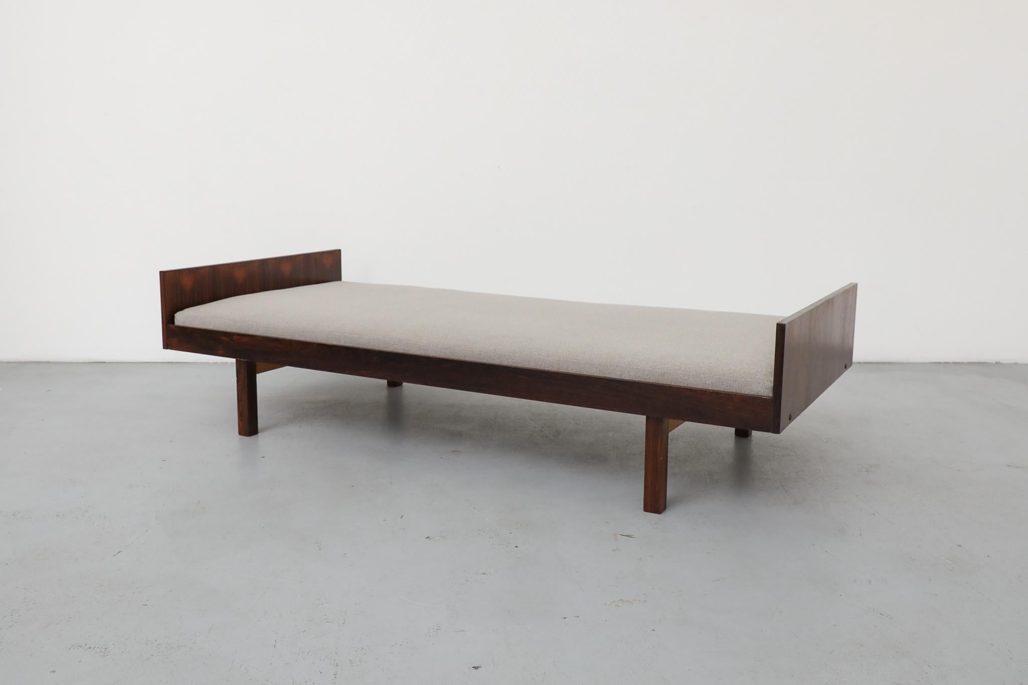 Mid-Century moderno Letto da giorno in palissandro danese di metà secolo di Horsnaes Møbler in vendita