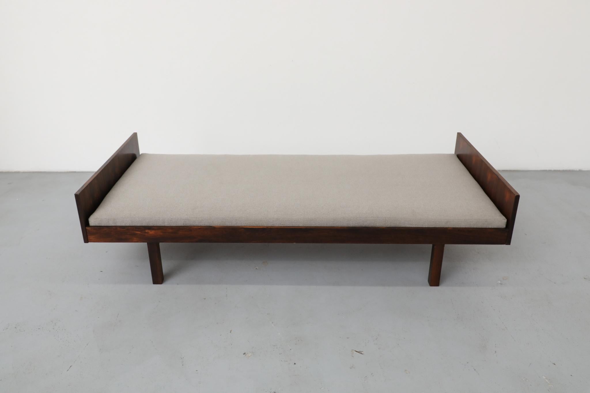 Letto da giorno in palissandro danese di metà secolo di Horsnaes Møbler in vendita 1