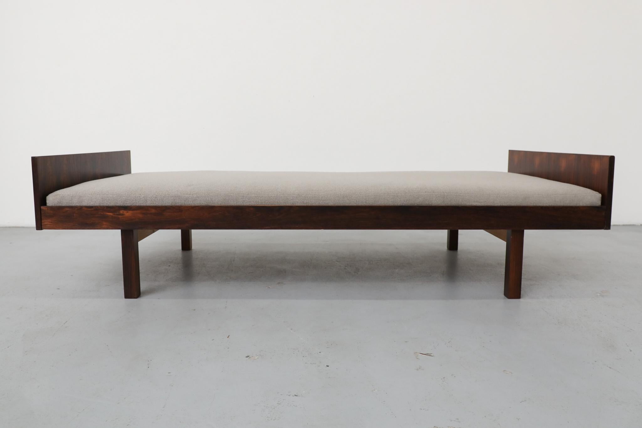 Letto da giorno in palissandro danese di metà secolo di Horsnaes Møbler in vendita 2