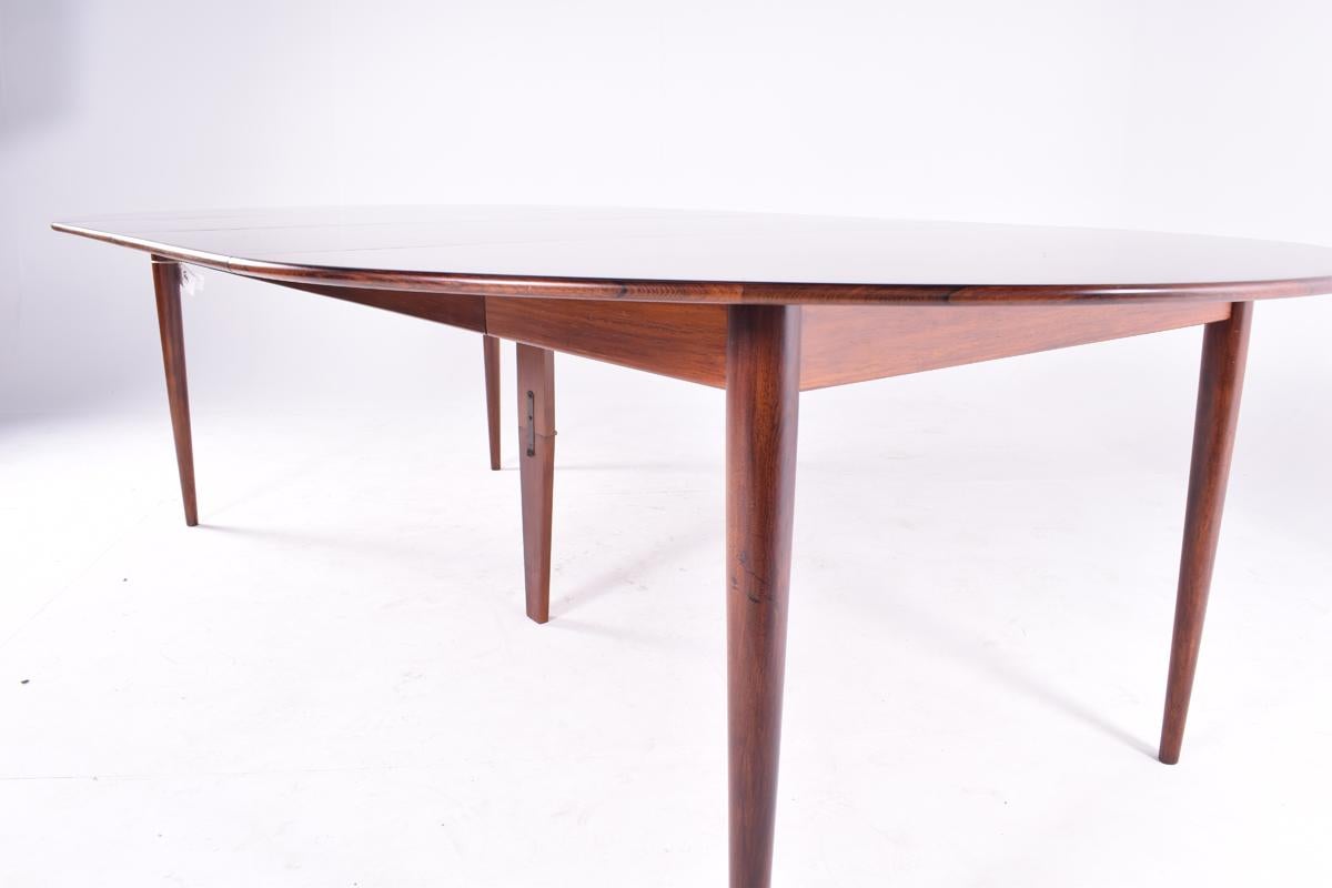 Midcentury Danish Rosewood Dining Table by Grete Jalk for Poul Jeppesen In Good Condition In Lisboa, Lisboa