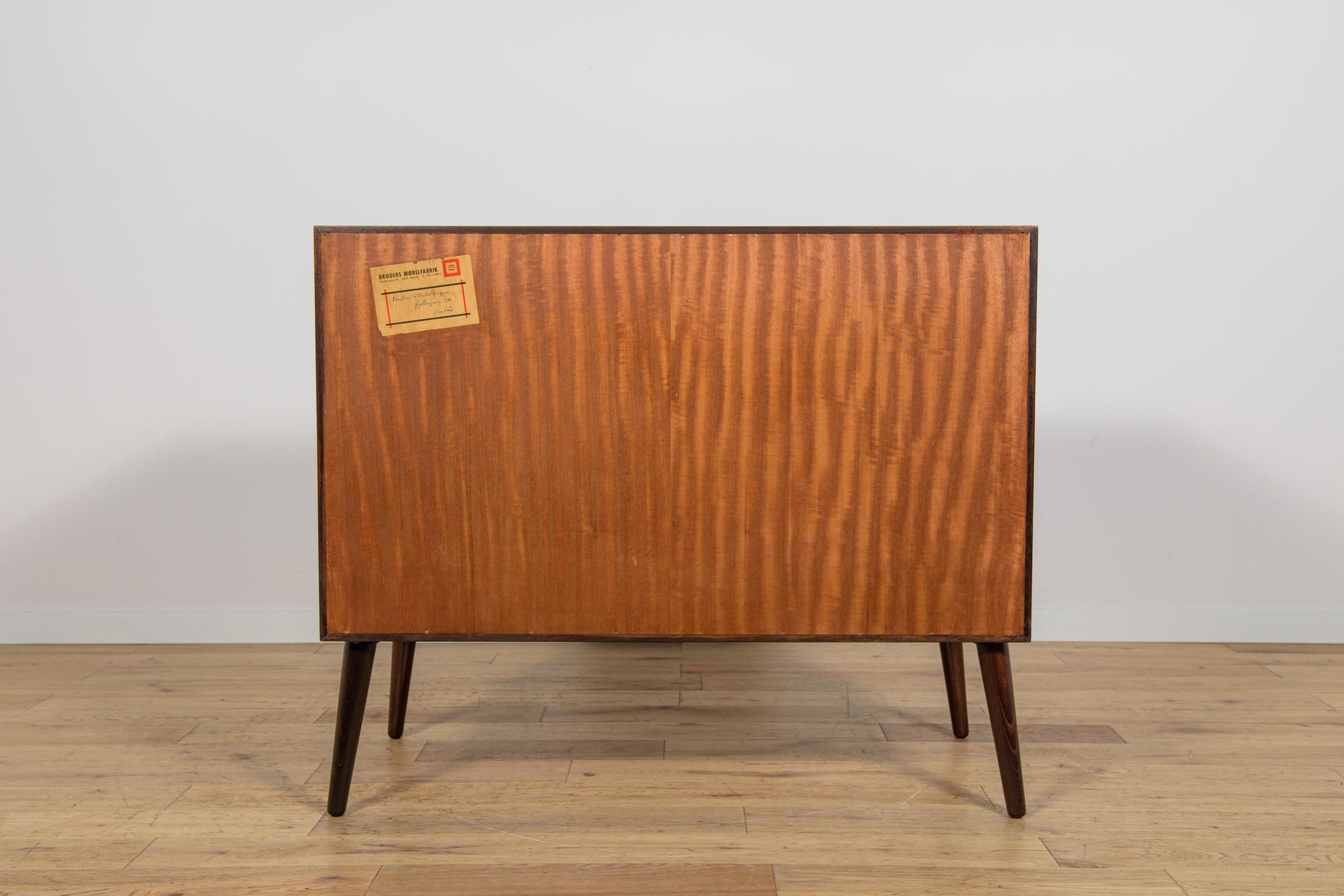 Cómoda danesa de mediados de siglo en madera de palisandro de Brouer Mobelfabrik, años 60 en Excelente estado para la venta en GNIEZNO, 30