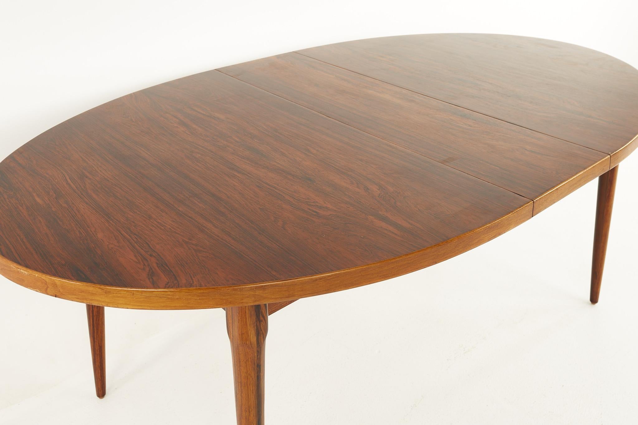 Mid-Century Danish Rosewood Expanding Dining Table 5