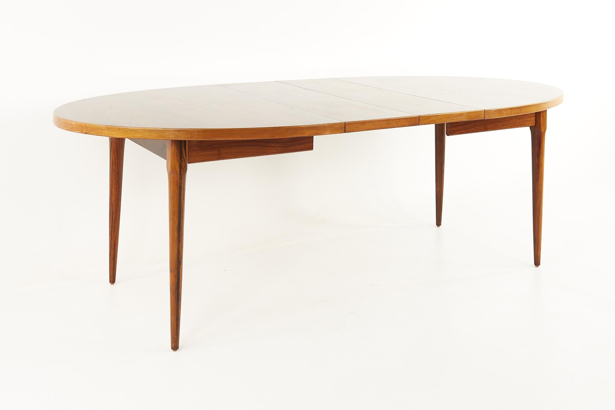 Mid-Century Danish Rosewood Expanding Dining Table 6