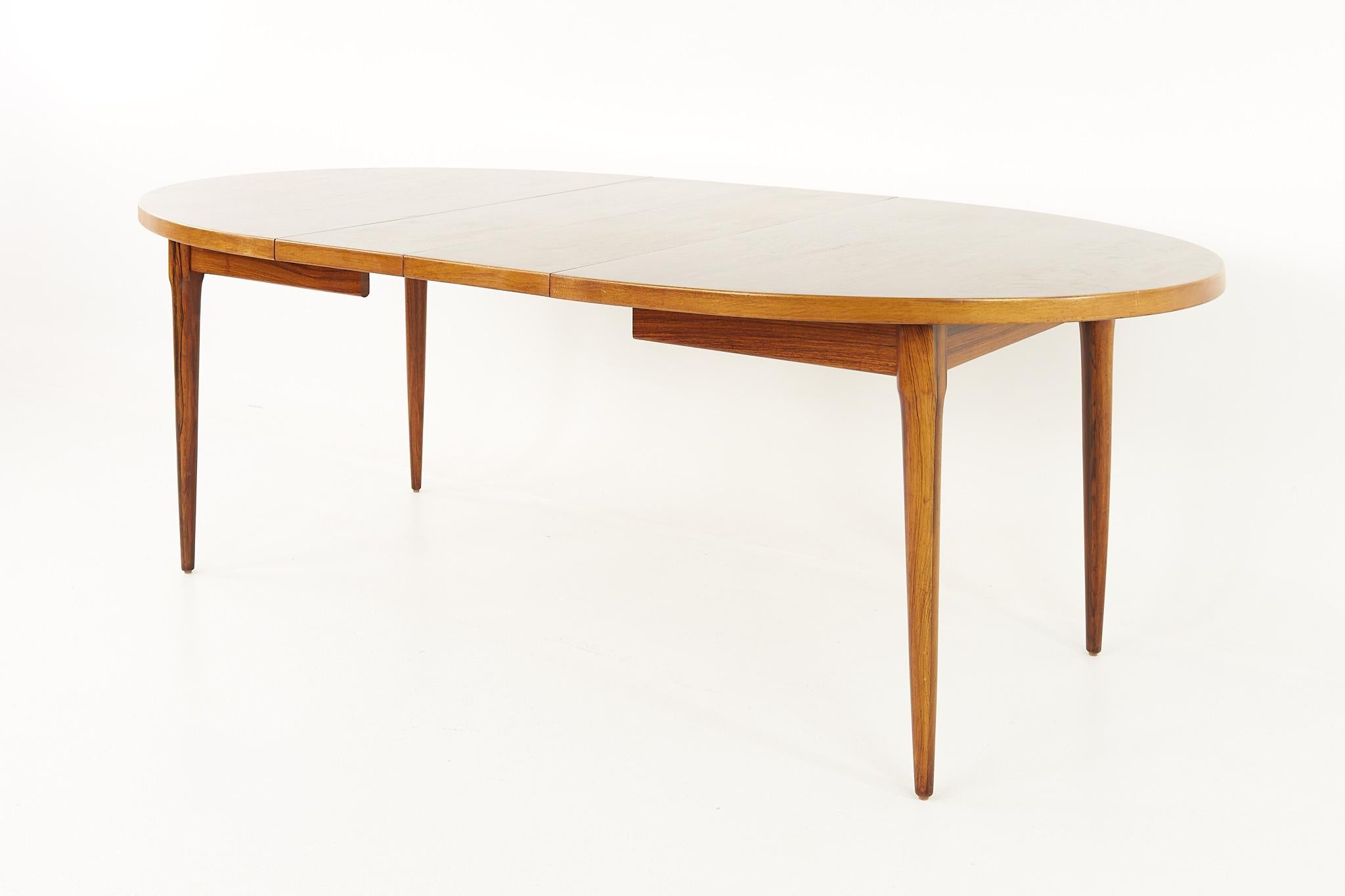Mid-Century Danish Rosewood Expanding Dining Table 8