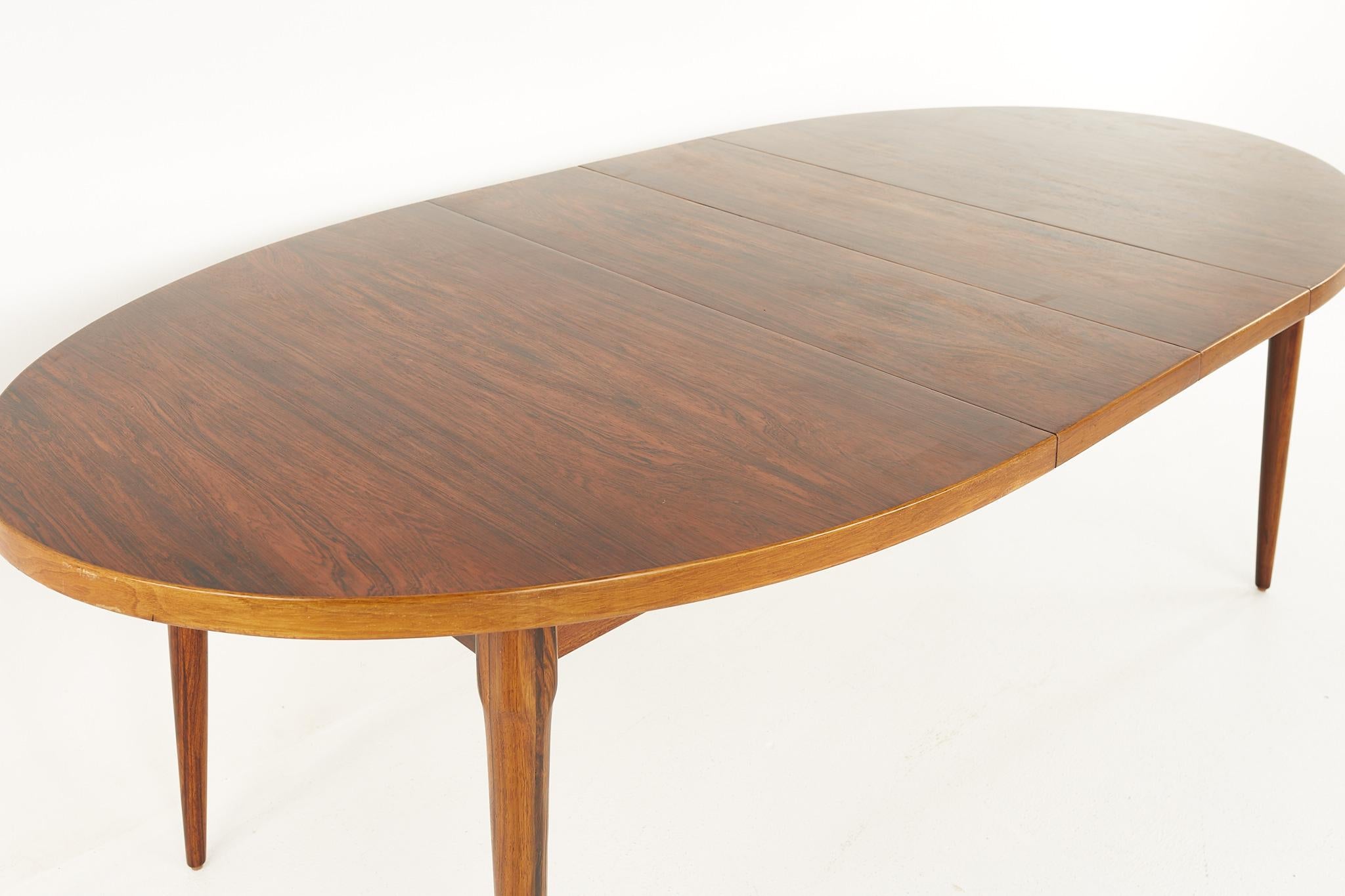 Mid-Century Danish Rosewood Expanding Dining Table 9