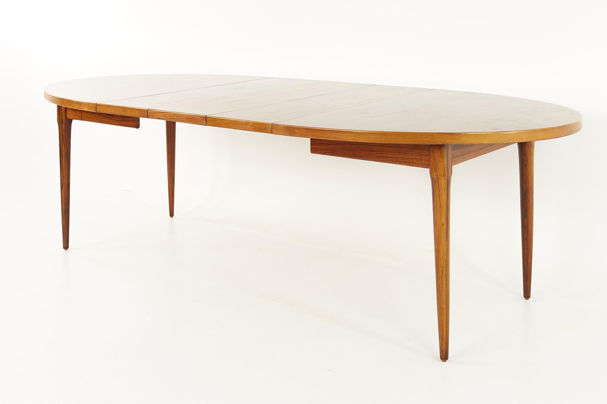 Mid-Century Danish Rosewood Expanding Dining Table 12