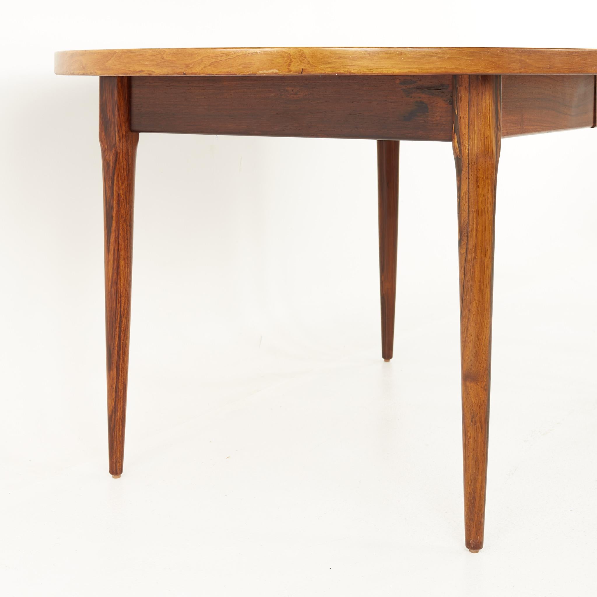 Mid-Century Danish Rosewood Expanding Dining Table 15