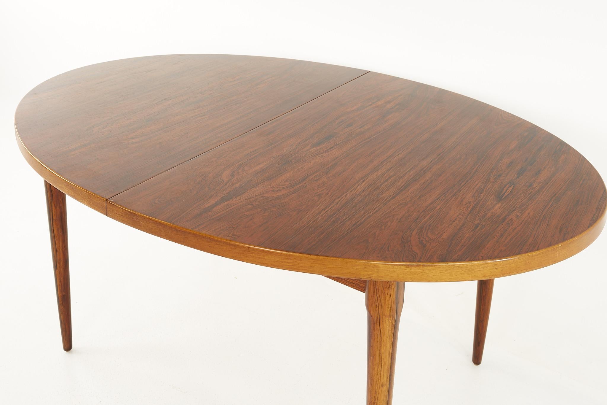 Late 20th Century Mid-Century Danish Rosewood Expanding Dining Table