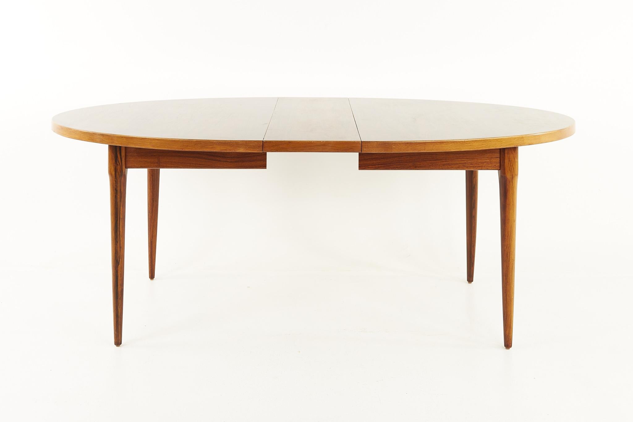 Mid-Century Danish Rosewood Expanding Dining Table 2