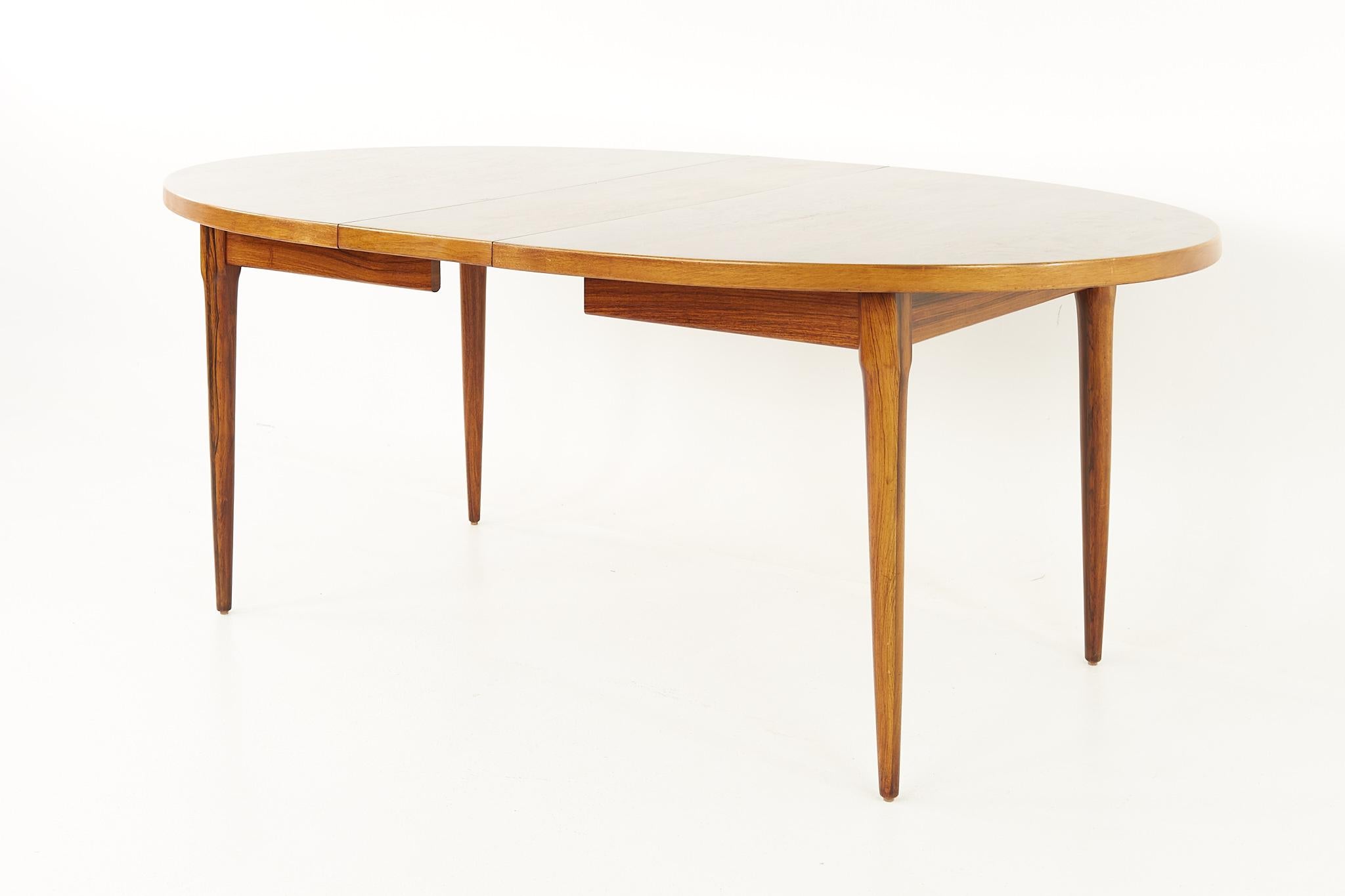 Mid-Century Danish Rosewood Expanding Dining Table 3