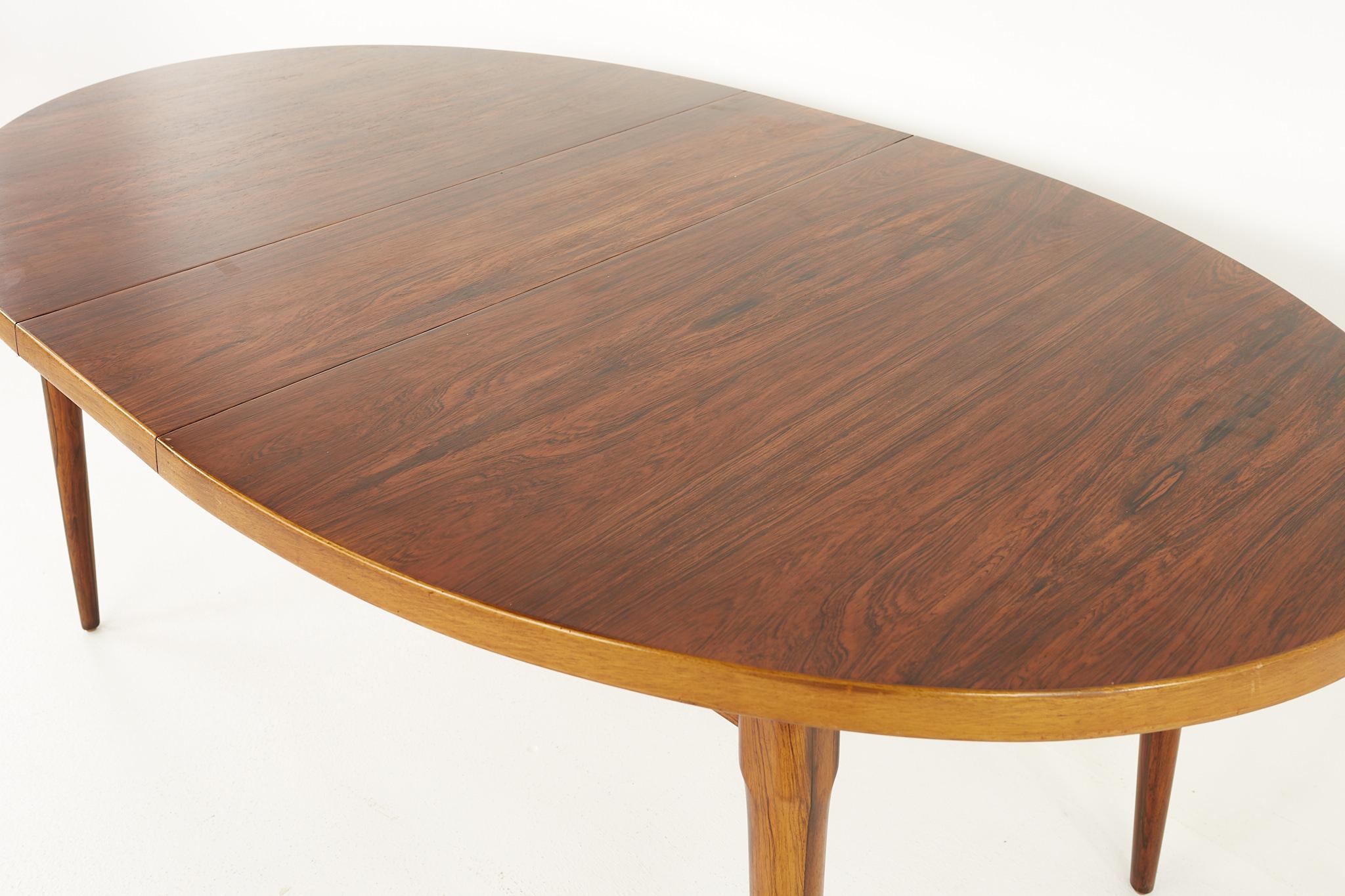 Mid-Century Danish Rosewood Expanding Dining Table 4