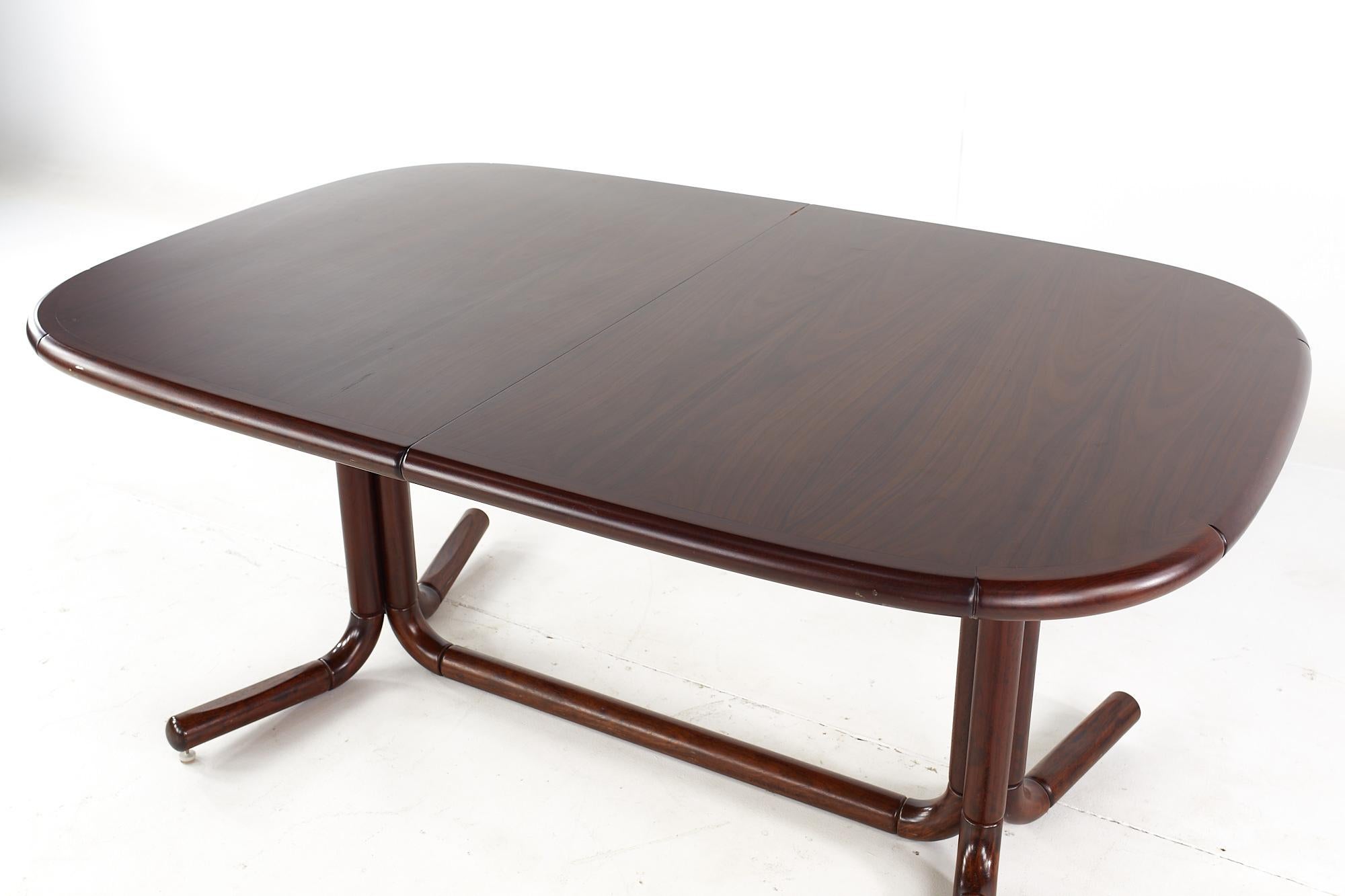 Mid Century Danish Rosewood Expanding Dining Table with 2 Leaves For Sale 1
