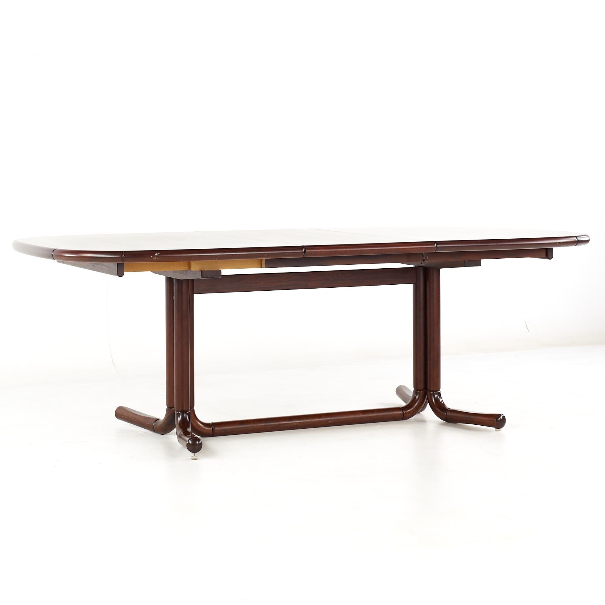 Mid Century Danish Rosewood Expanding Dining Table with 2 Leaves For Sale 2