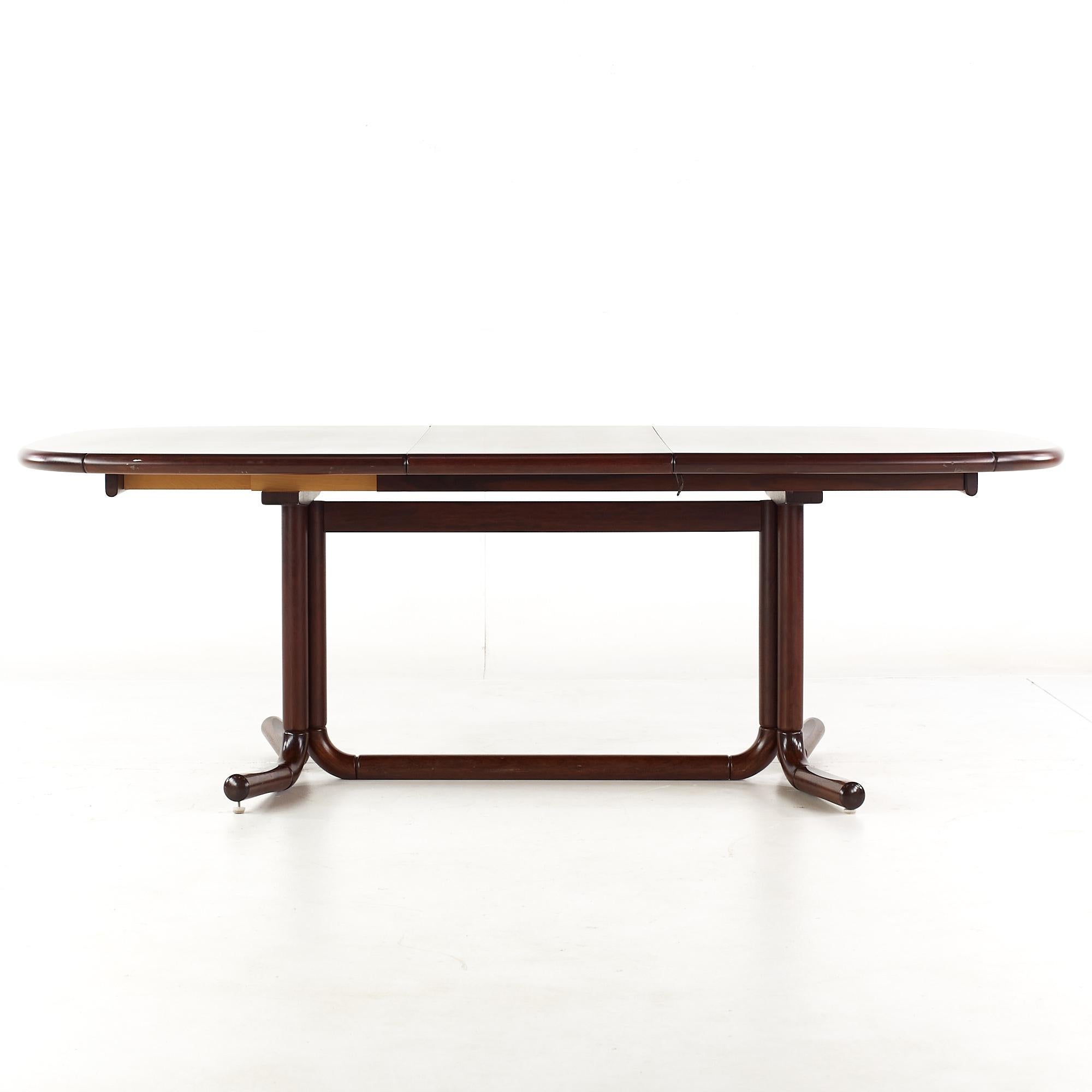Mid Century Danish Rosewood Expanding Dining Table with 2 Leaves For Sale 3