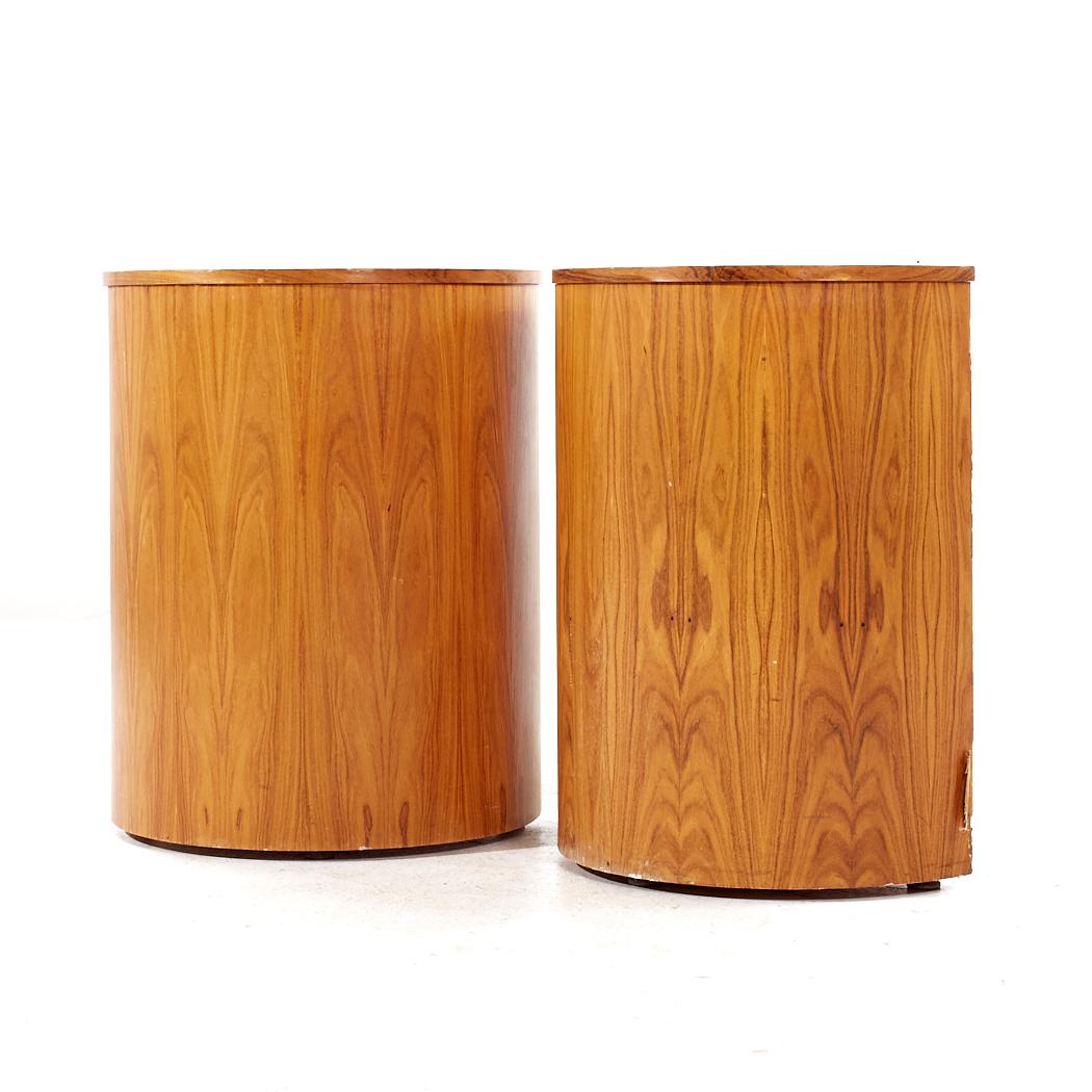 Mid Century Danish Rosewood Half Circle Pedestals - Paar (Moderne der Mitte des Jahrhunderts) im Angebot
