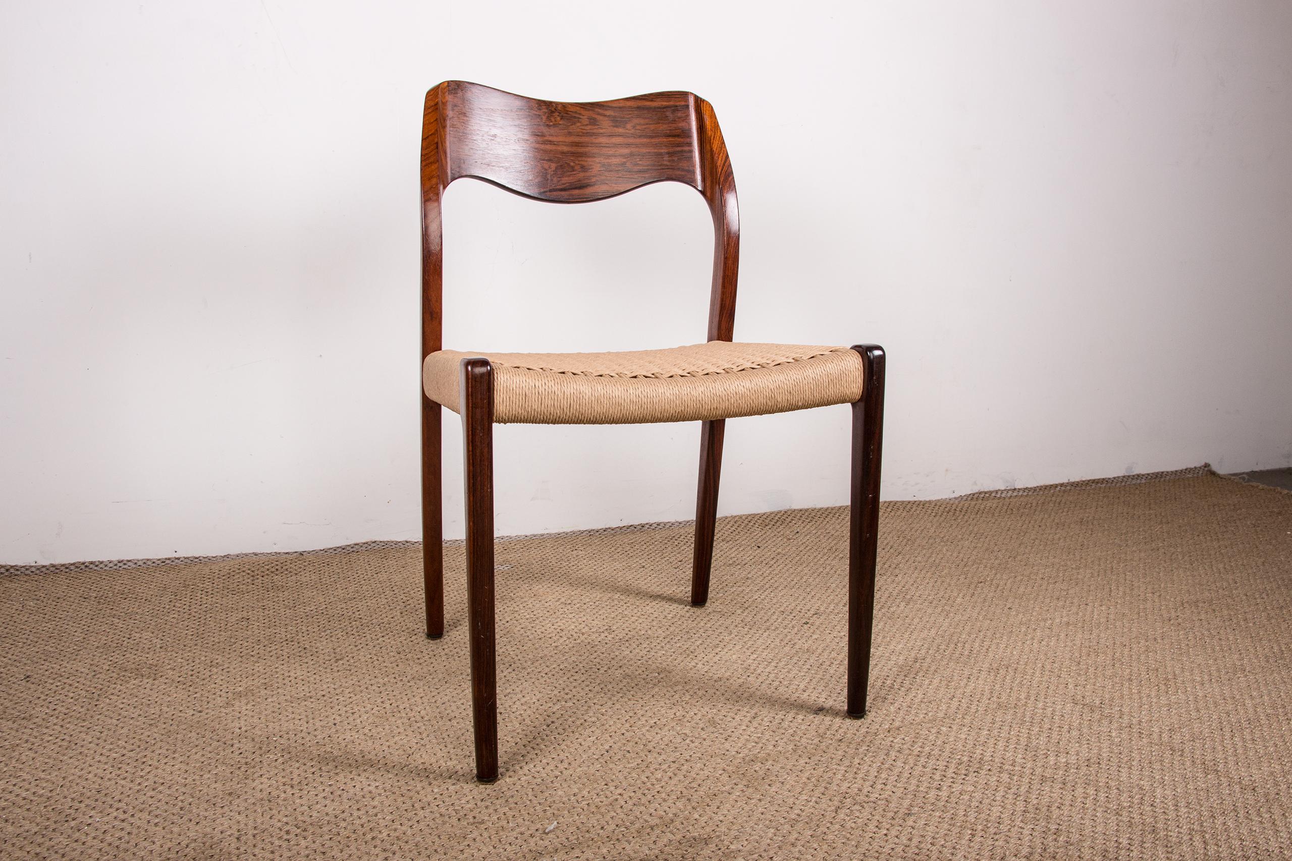 Set of 4 Scandinavian chairs for dining room with redone rope seats. Chairs with a very elegant and sober design, renowned model Niels Otto Moller the 71 is an almost iconic piece of furniture, rare in Rosewood. Furniture designed in 1951 and listed