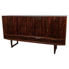Dänisches Sideboard aus Rosenholz von E. W. Bach für Sejling Skabe aus der Mitte des Jahrhunderts, 1960er Jahre