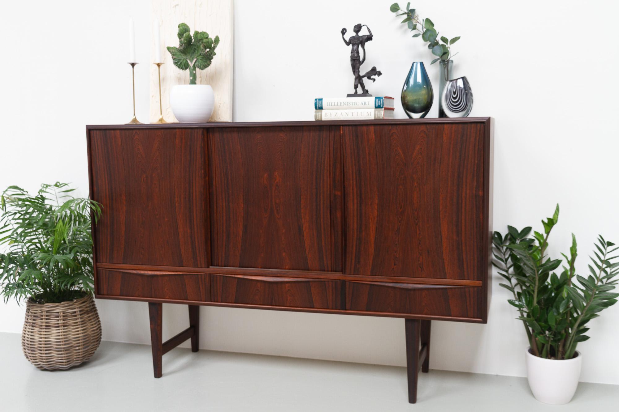 Mid-Century Danish Rosewood Sideboard by E.W. Bach for Sejling Skabe, 1960s. For Sale 11