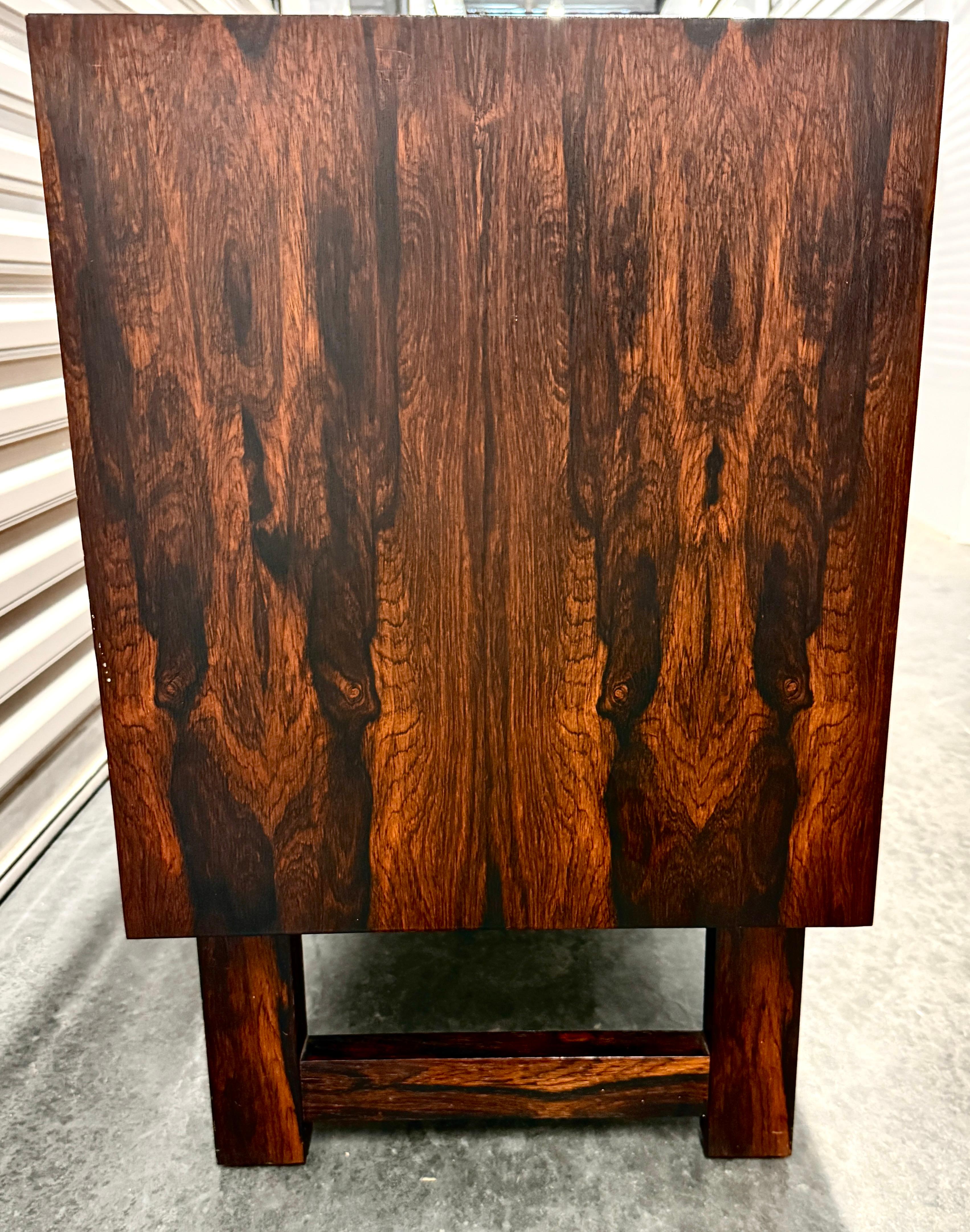Credenza in palissandro danese di metà secolo di Riis Antonsen in vendita 8