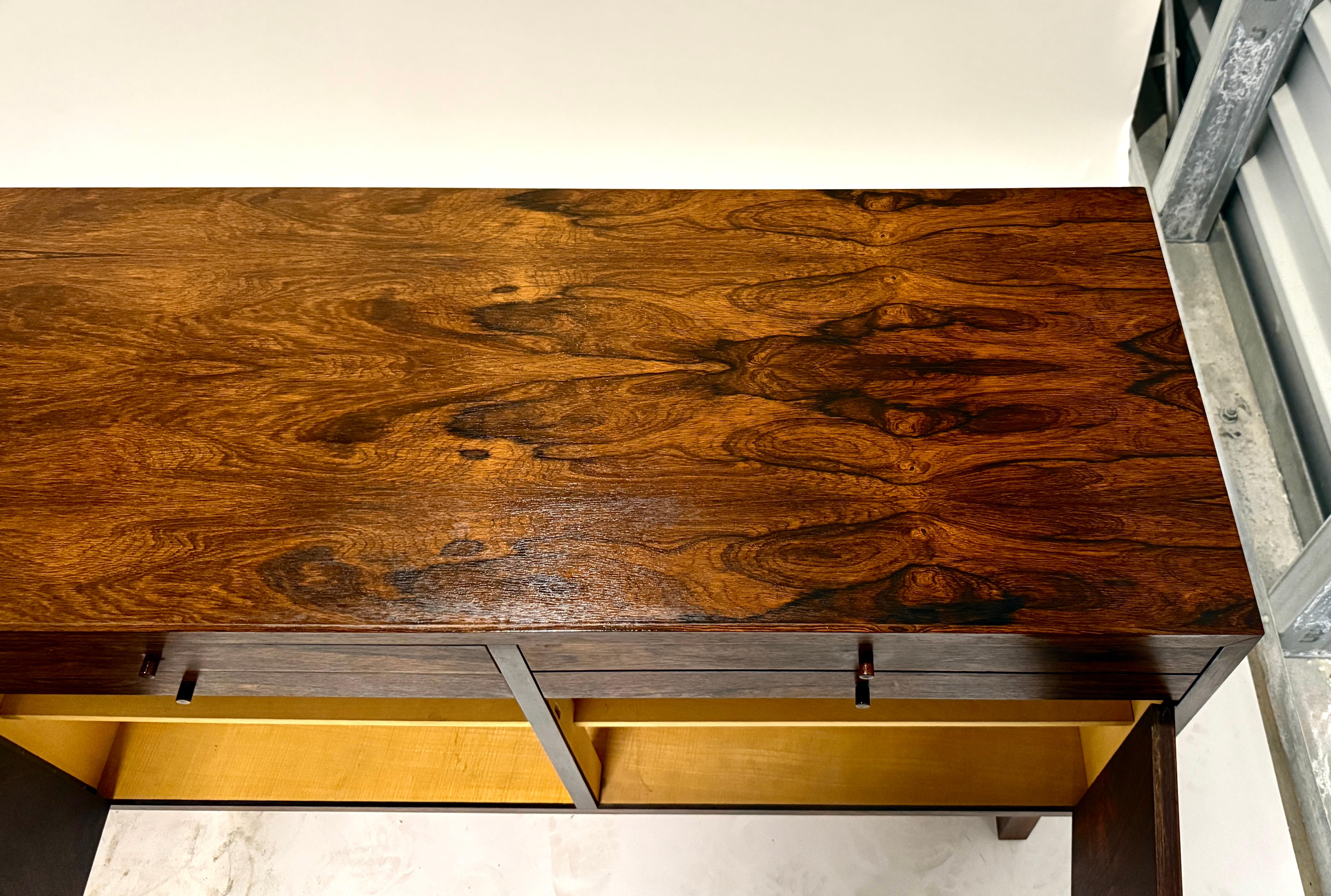 Credenza in palissandro danese di metà secolo di Riis Antonsen in vendita 1