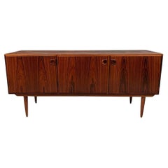 Dänisches Rosenholz-Sideboard aus der Mitte des Jahrhunderts, entworfen von Svend Ellekjær