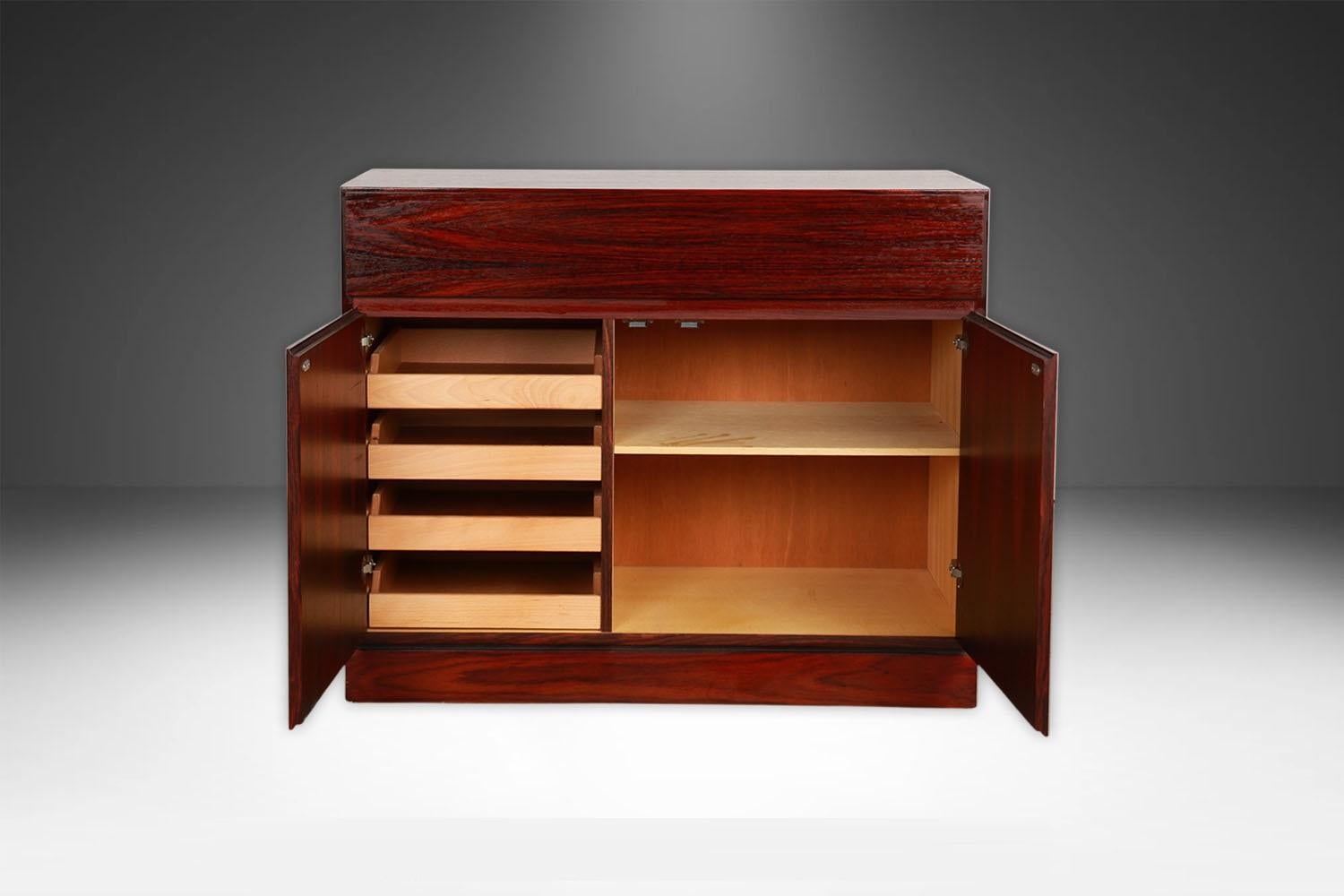 Credenza a due ante in palissandro danese del metà secolo Arne Wahl Iversen in vendita 2