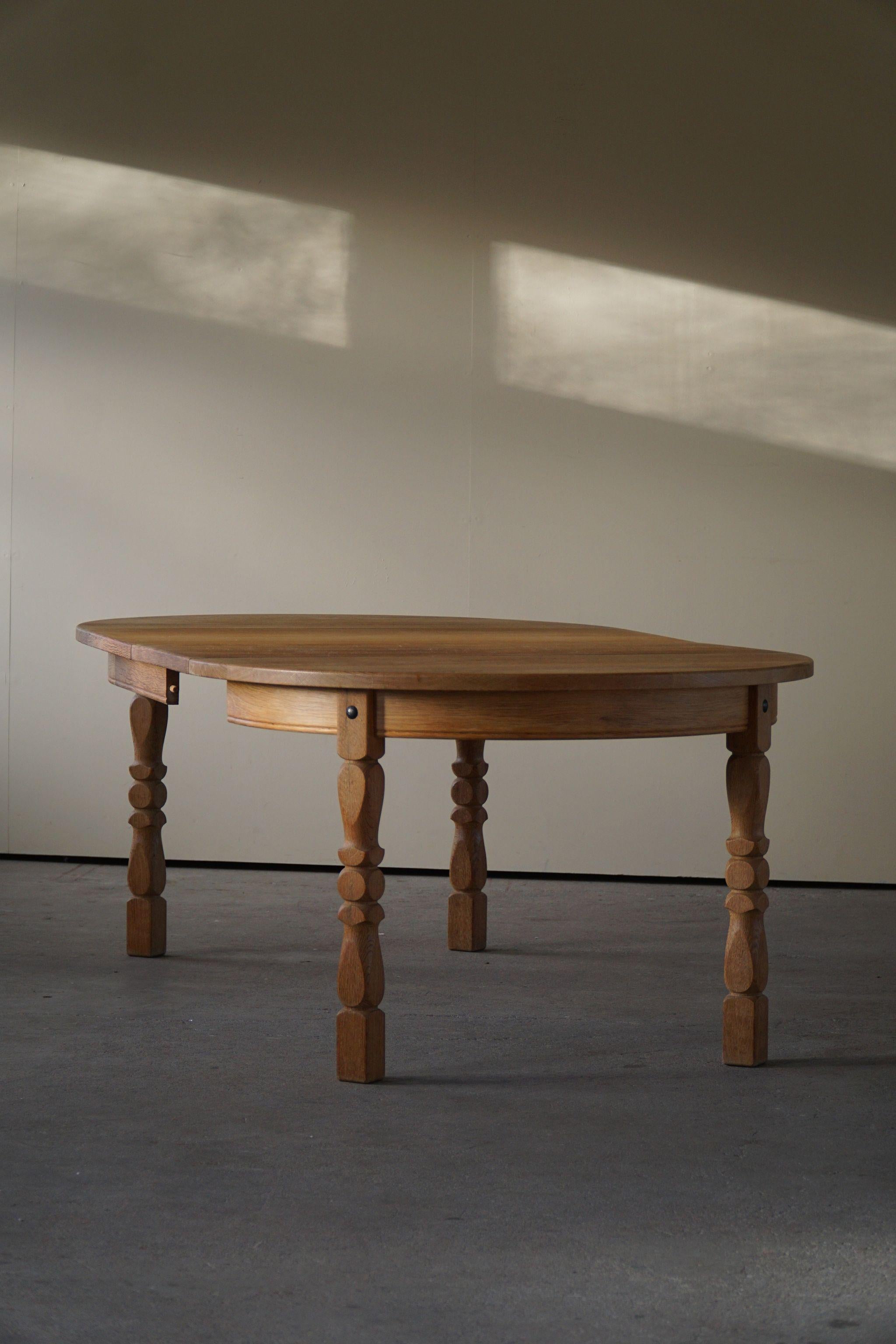 Mid-Century Danish Round Dining Table in Solid Oak with Two Extensions, 1960s 10