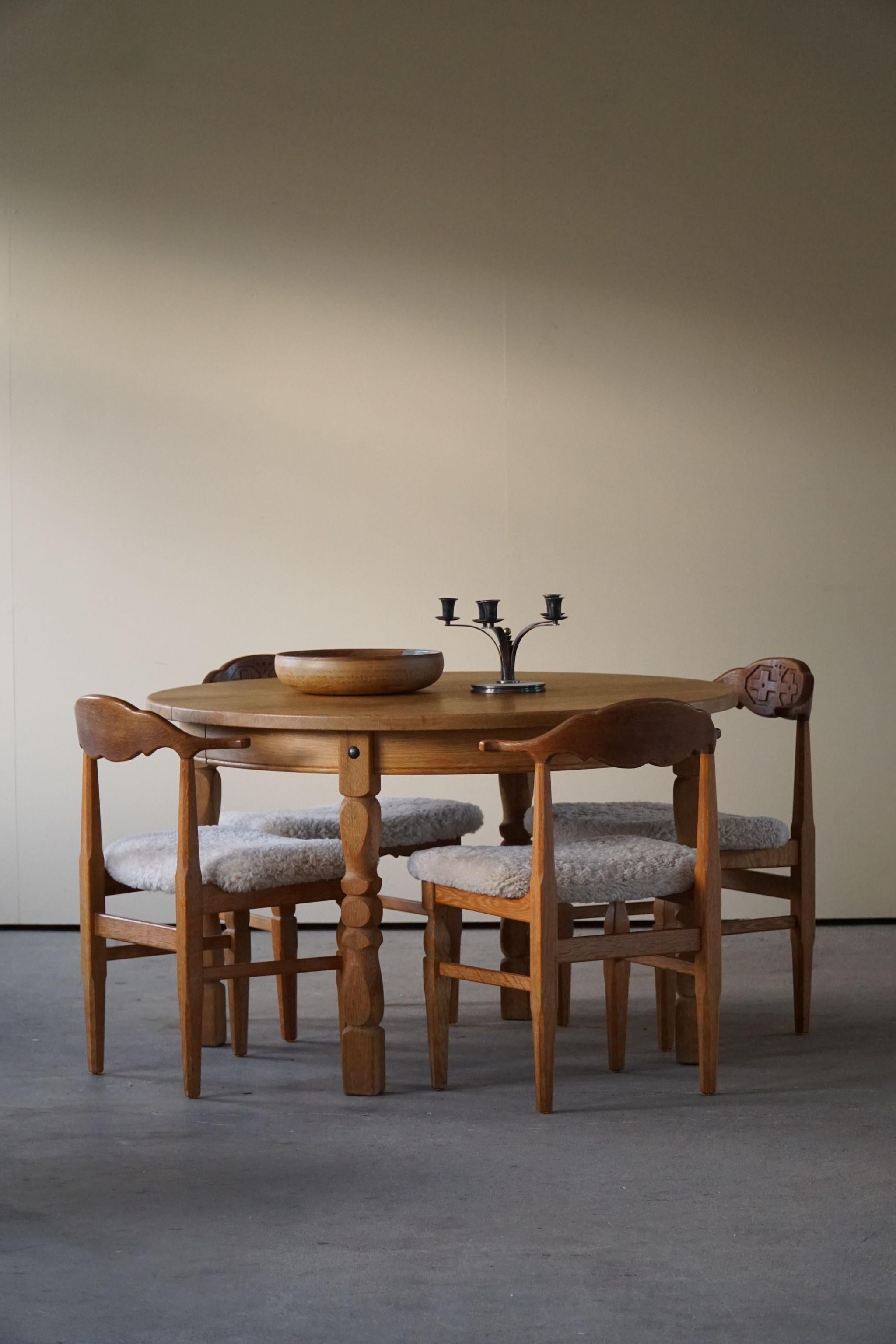 Mid-Century Modern Mid-Century Danish Round Dining Table in Solid Oak with Two Extensions, 1960s