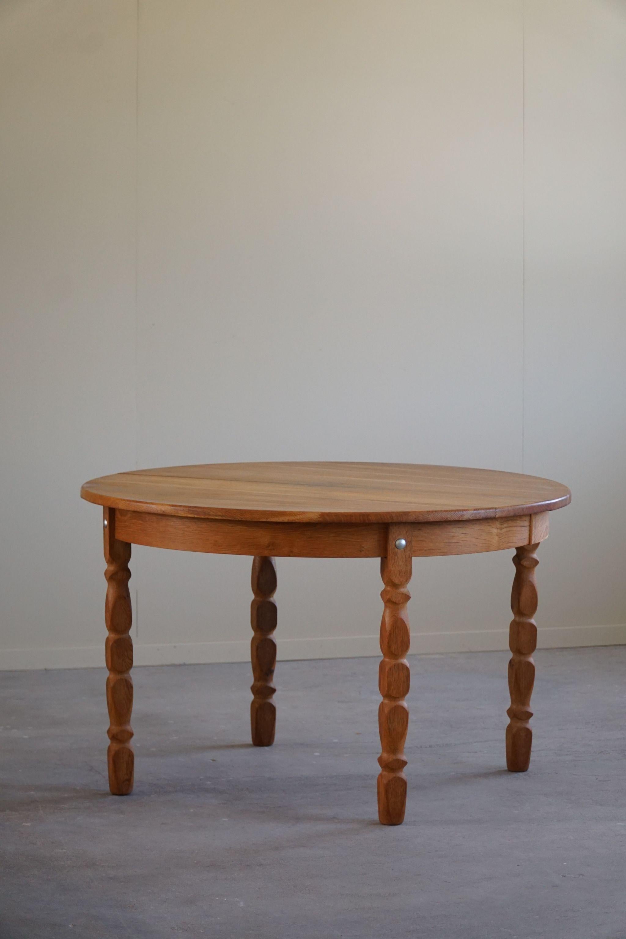 Mid-Century Modern Mid-Century Danish Round Dining Table in Solid Oak with Two Extensions, 1960s For Sale