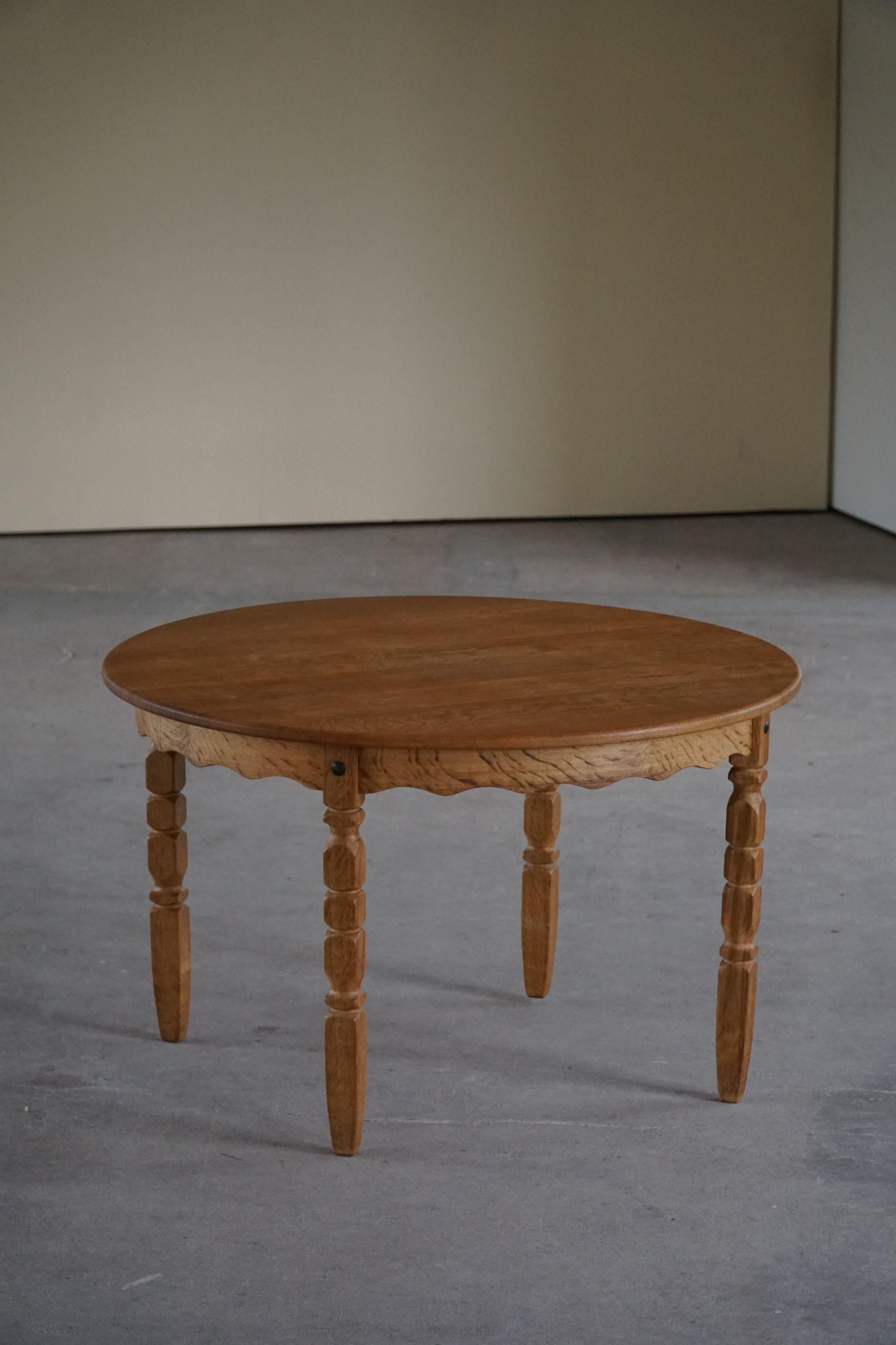 Mid Century Danish Round Dining Table in Solid Oak with Two Extensions, 1960s In Good Condition In Odense, DK