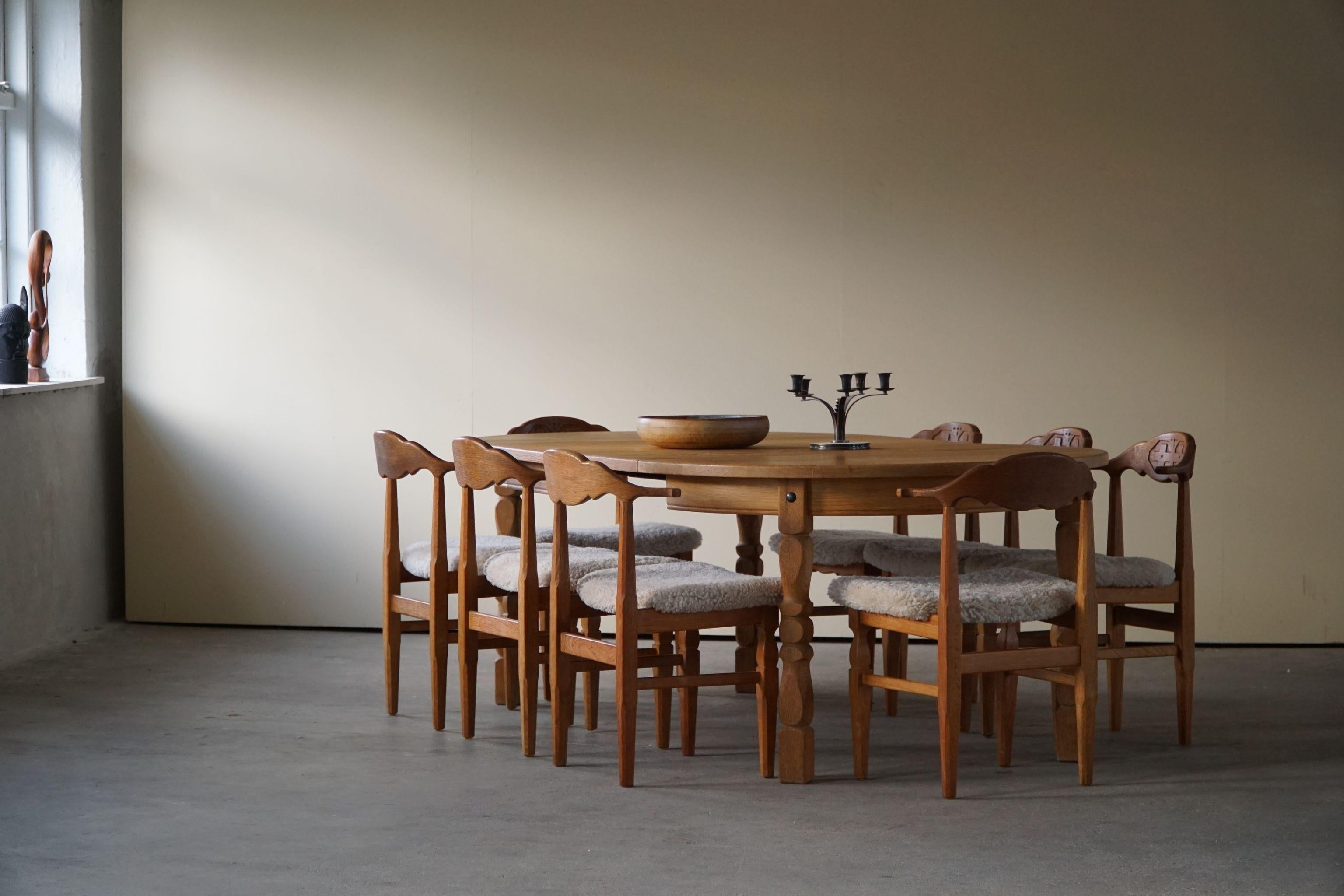 Mid-Century Danish Round Dining Table in Solid Oak with Two Extensions, 1960s In Good Condition In Odense, DK